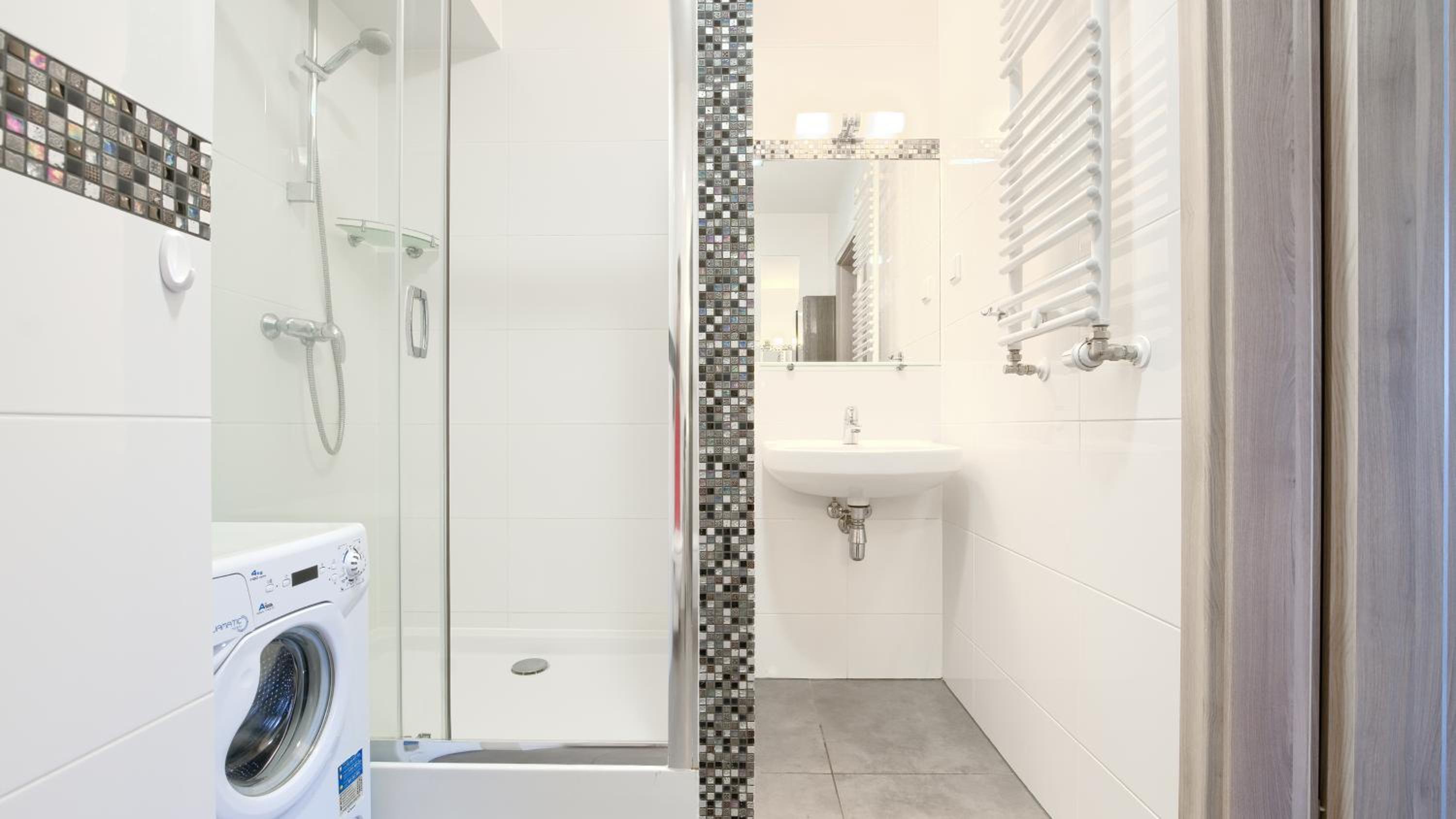 One-Bedroom Apartment - Photo 4
