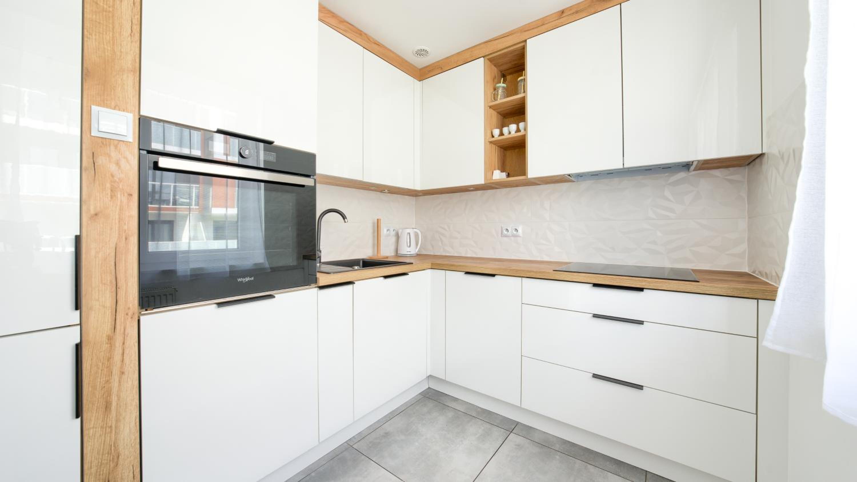 One-Bedroom Apartment - Photo 11