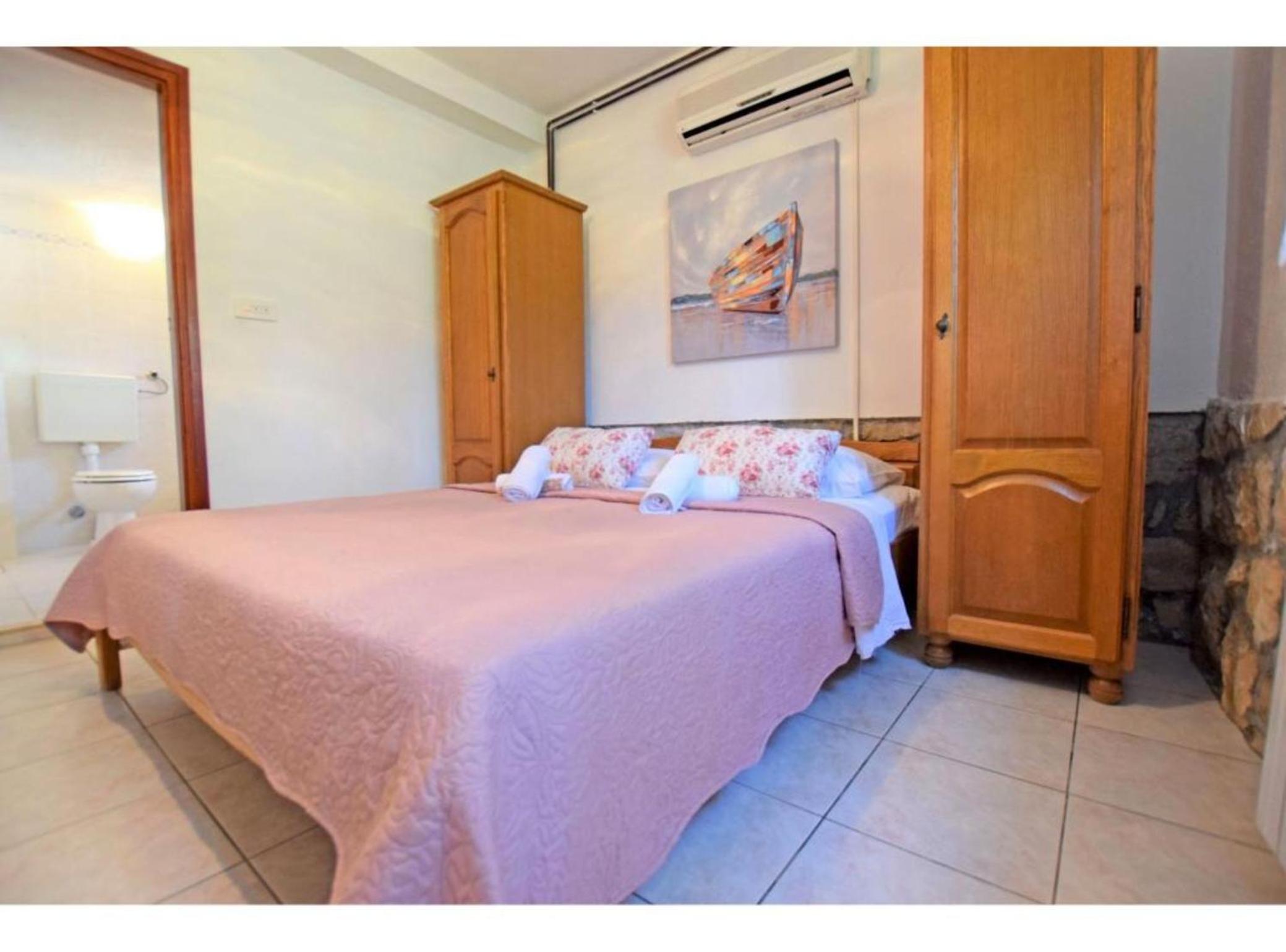 One Bedroom Apartment