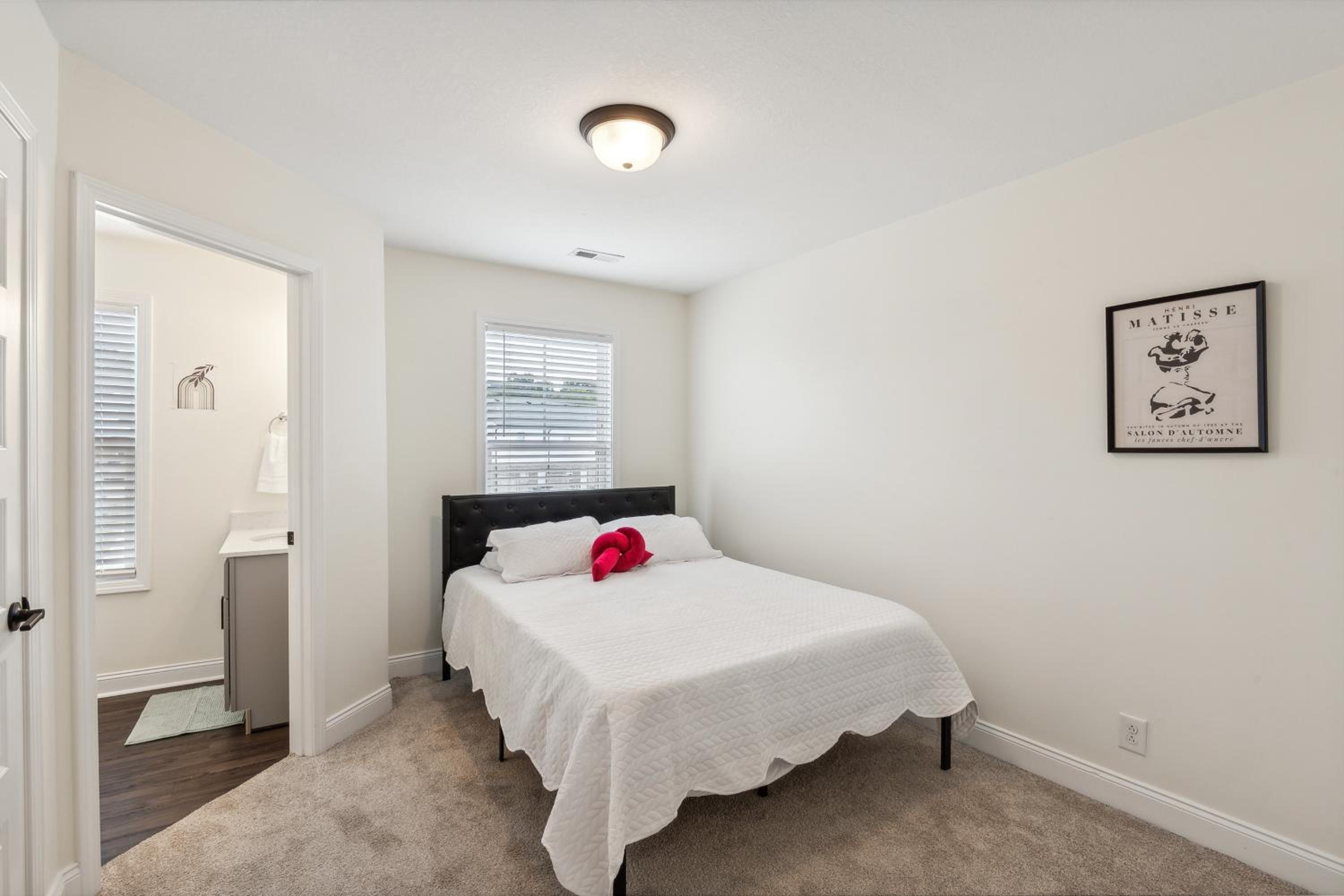 Apartment photo 2