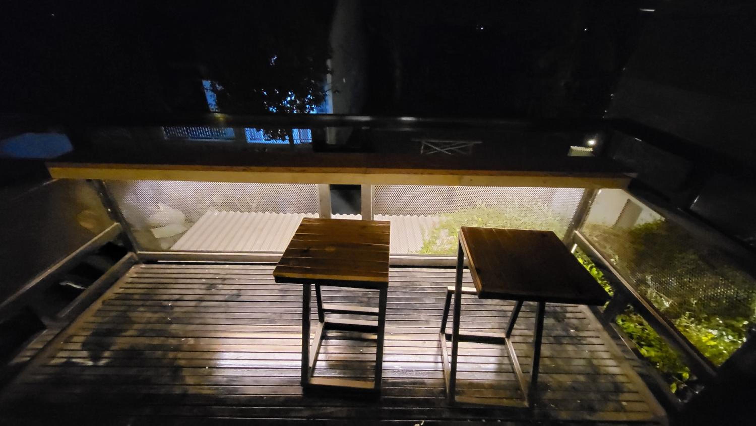 Double Room with Balcony - Photo 11