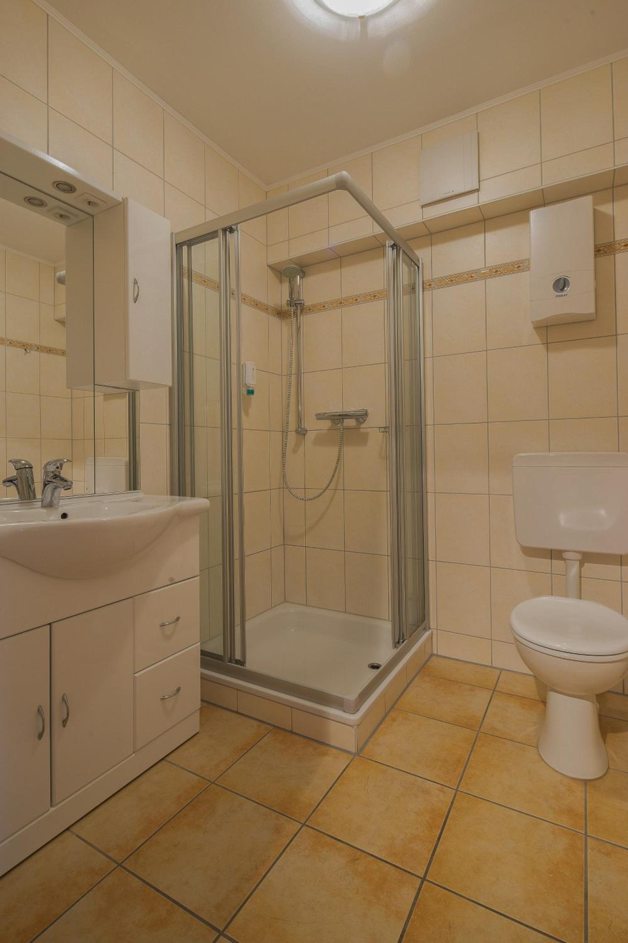 Double Room - Photo 2