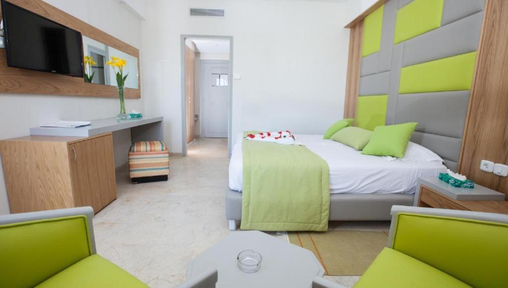 Standard Double Room - Photo 3