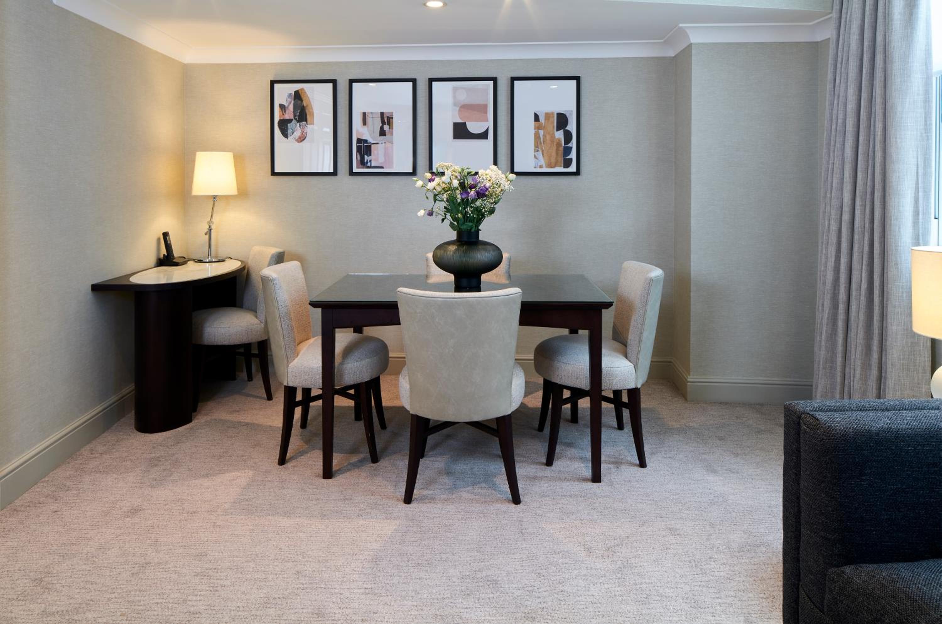 Executive Two Bedroom Apartment  photo 2