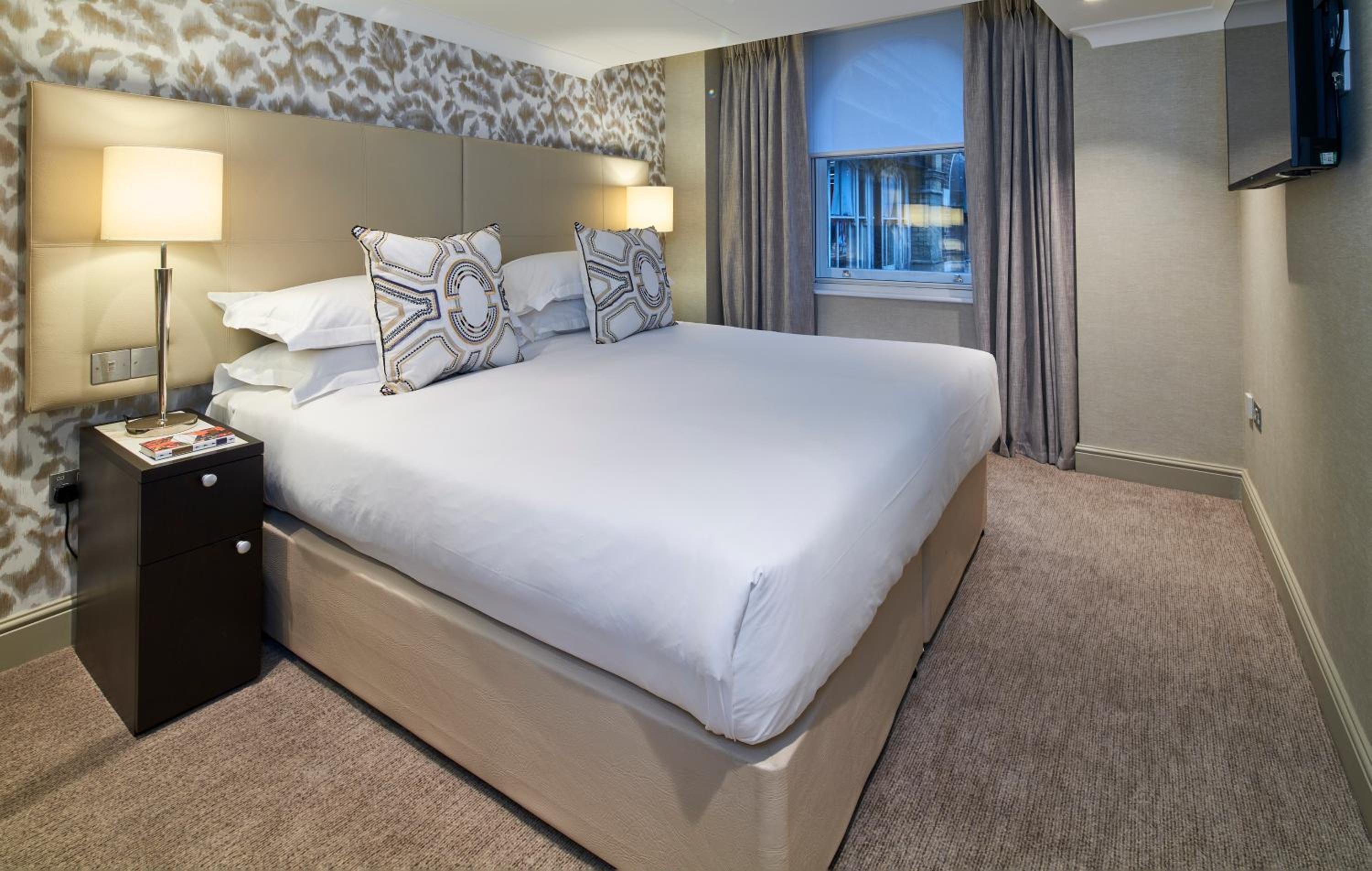 Luxury Two Bedroom Apartment  photo 3
