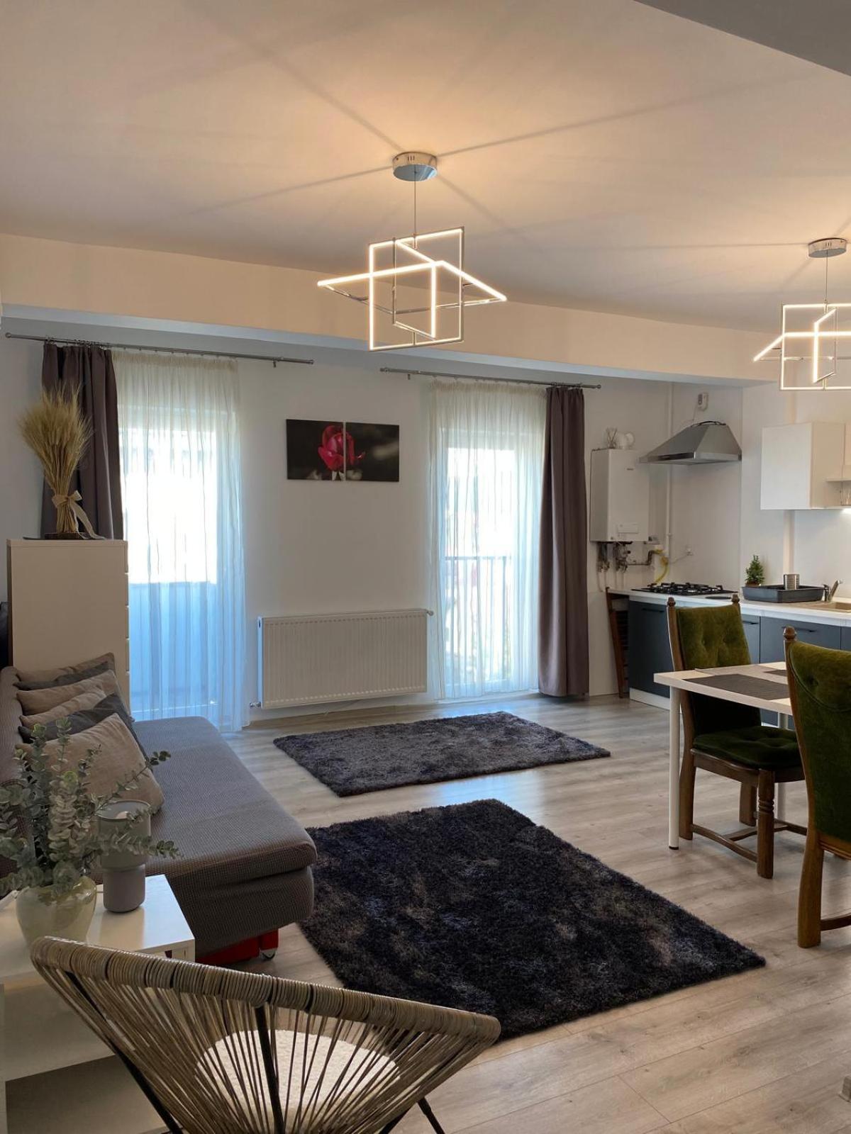 One-Bedroom Apartment photo 1