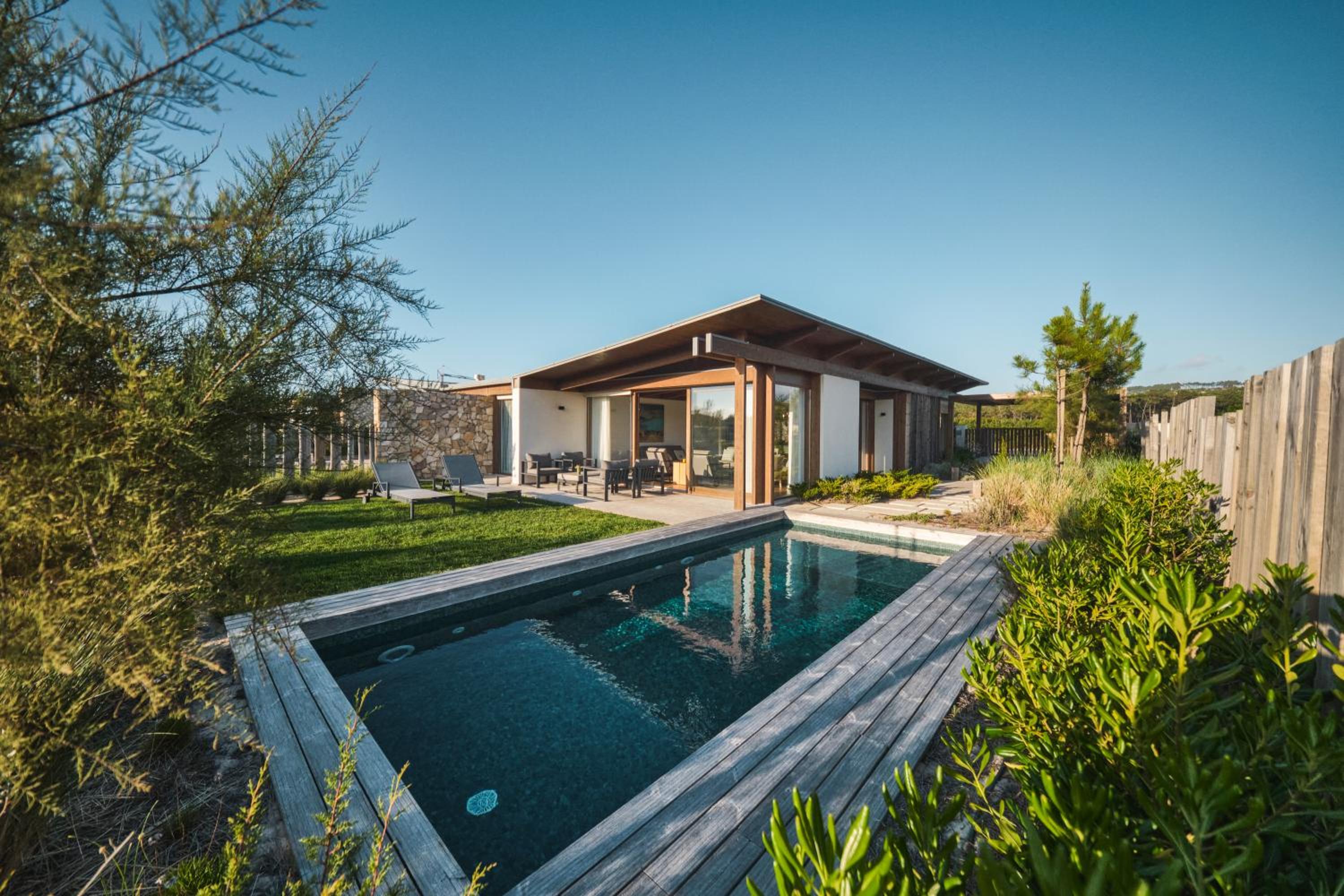 Three-Bedroom Villa photo 2