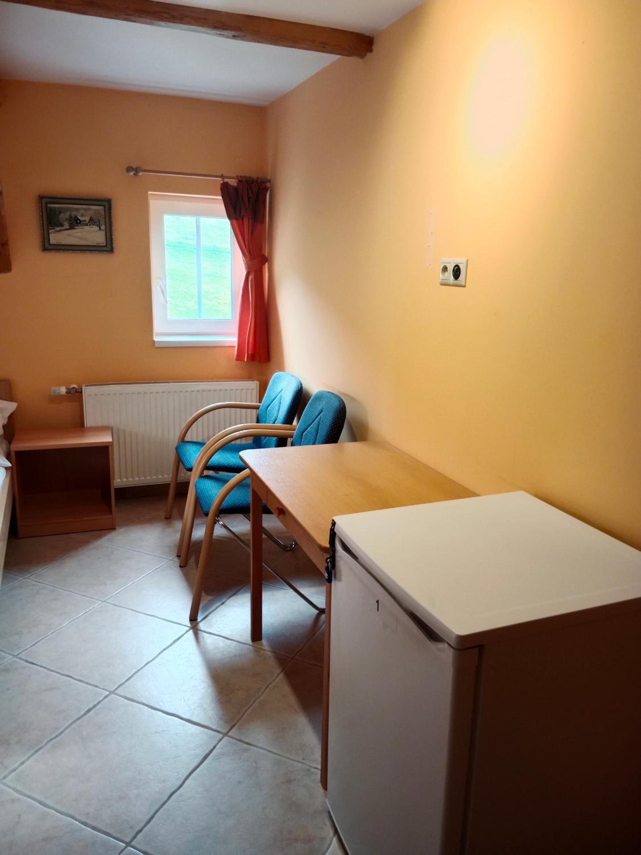 Quadruple Room with Private Bathroom photo 2