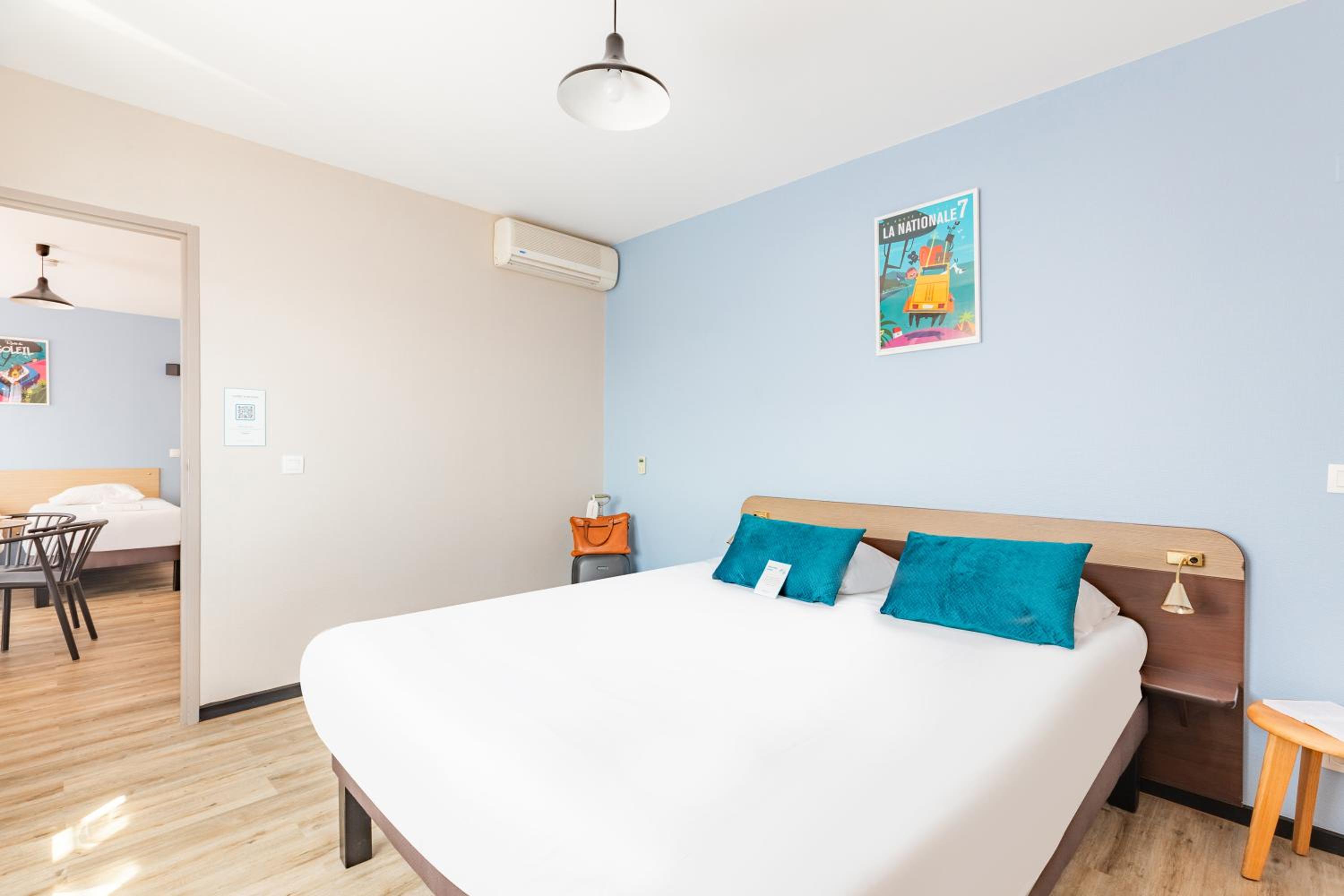 One-Bedroom Apartment - Photo 3