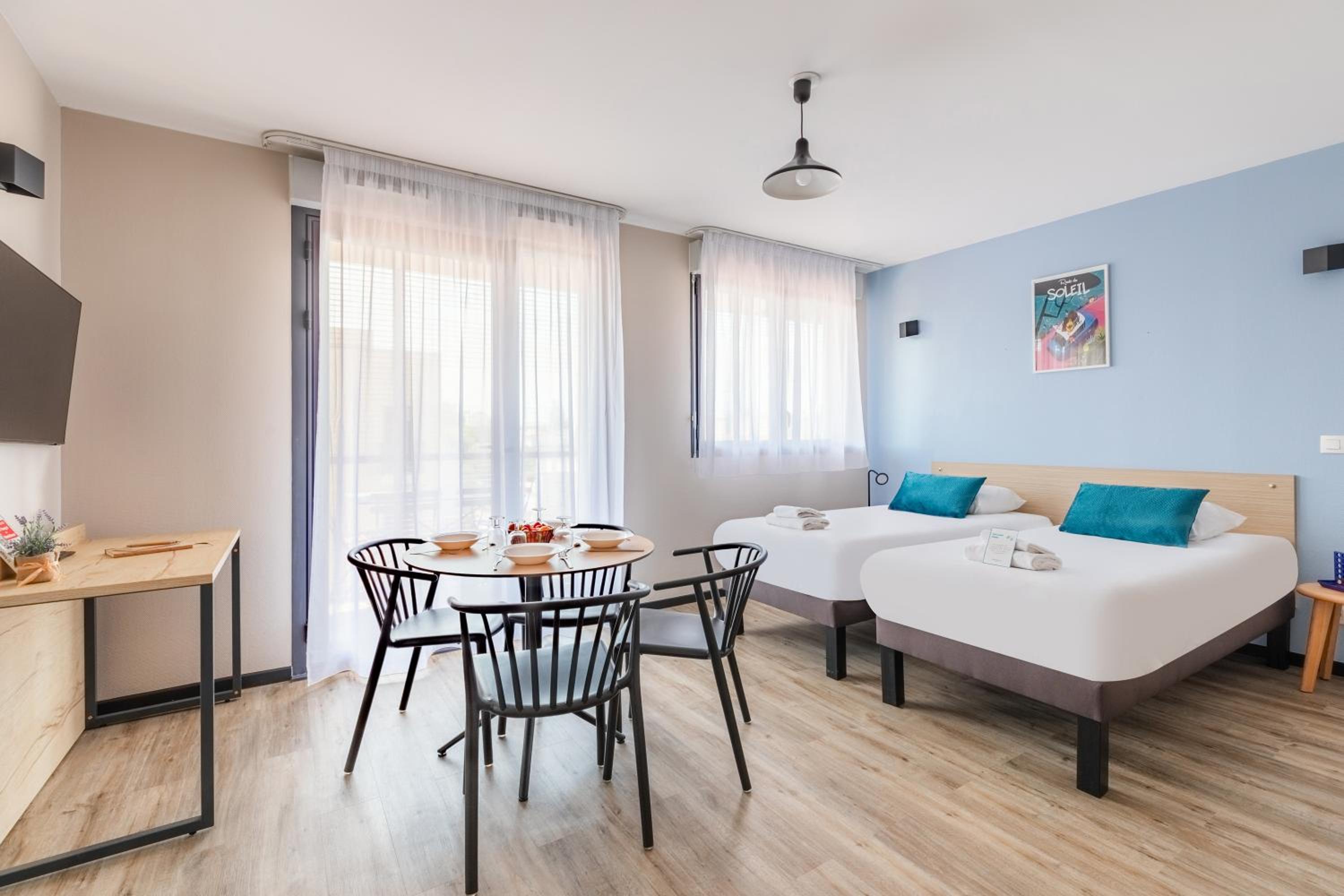 One-Bedroom Apartment - Photo 1