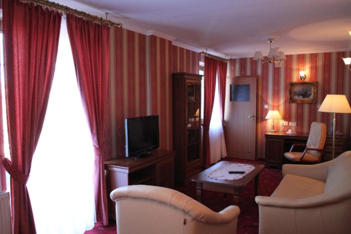 One-Bedroom Premium Apartment - Photo 3