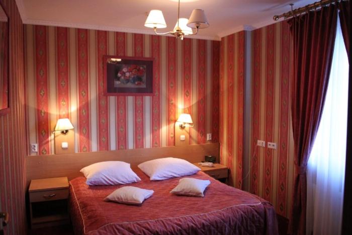 One-Bedroom Premium Apartment - Photo 2