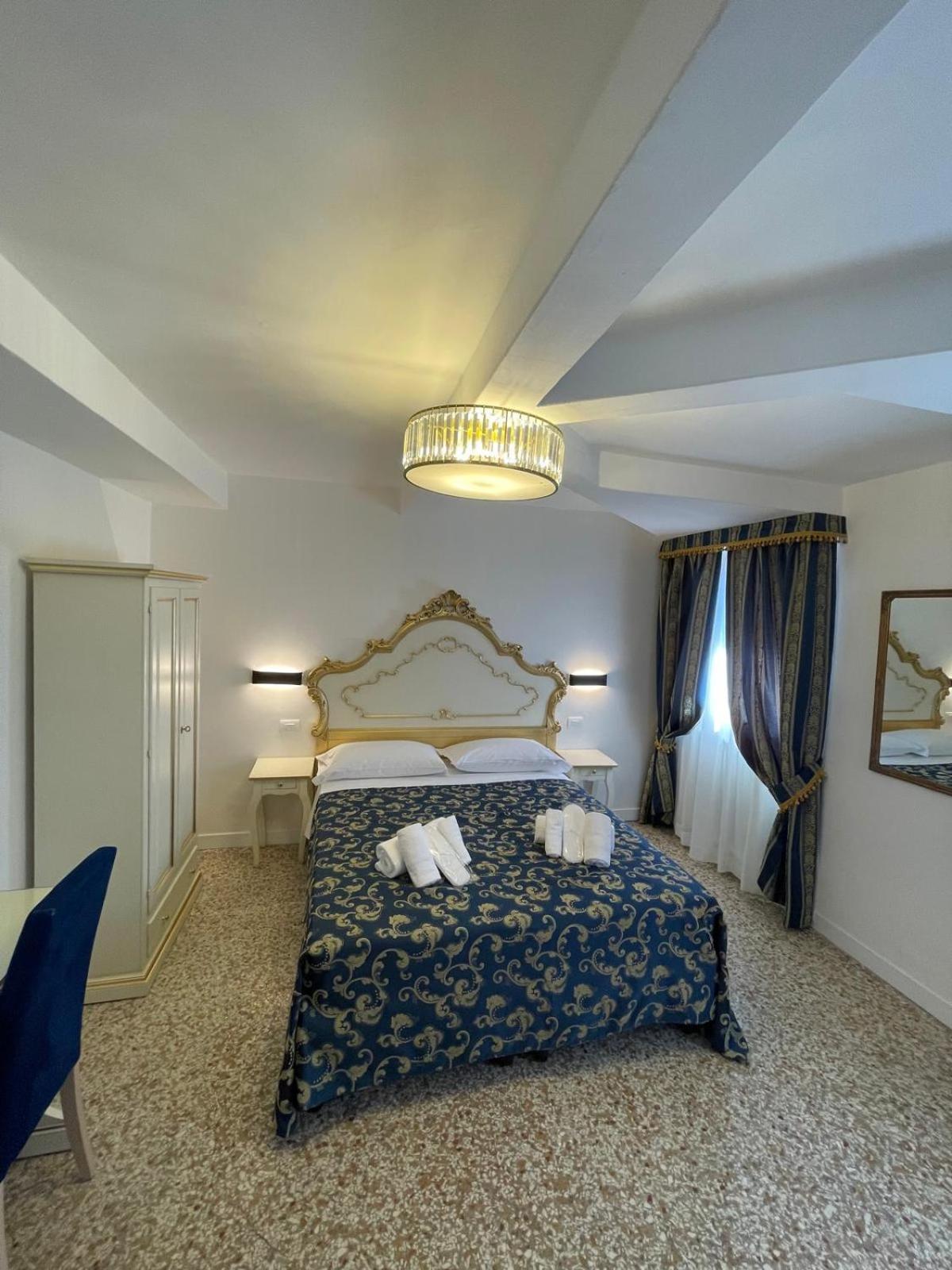 Deluxe Room photo 2