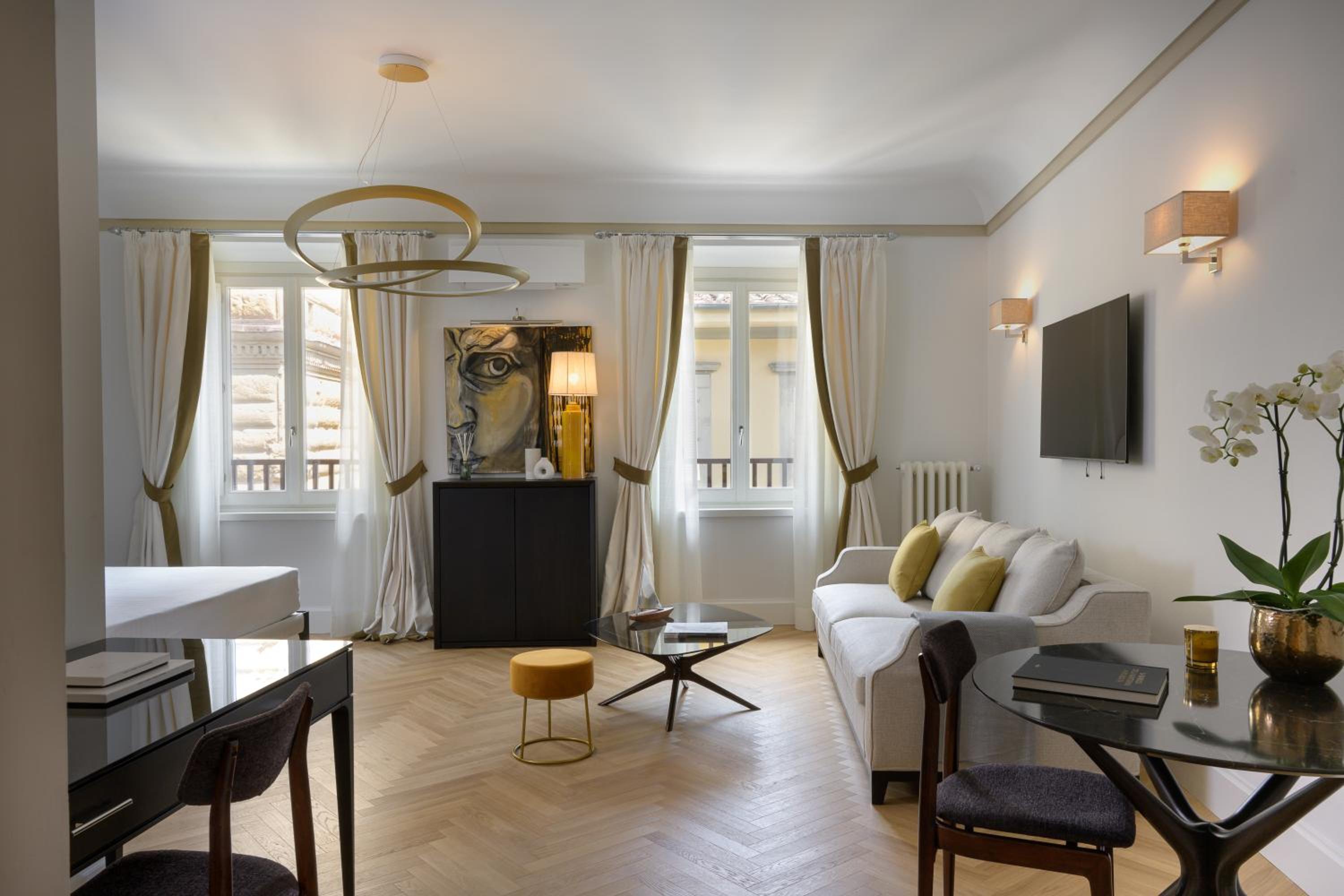Deluxe Junior Suite photo 3