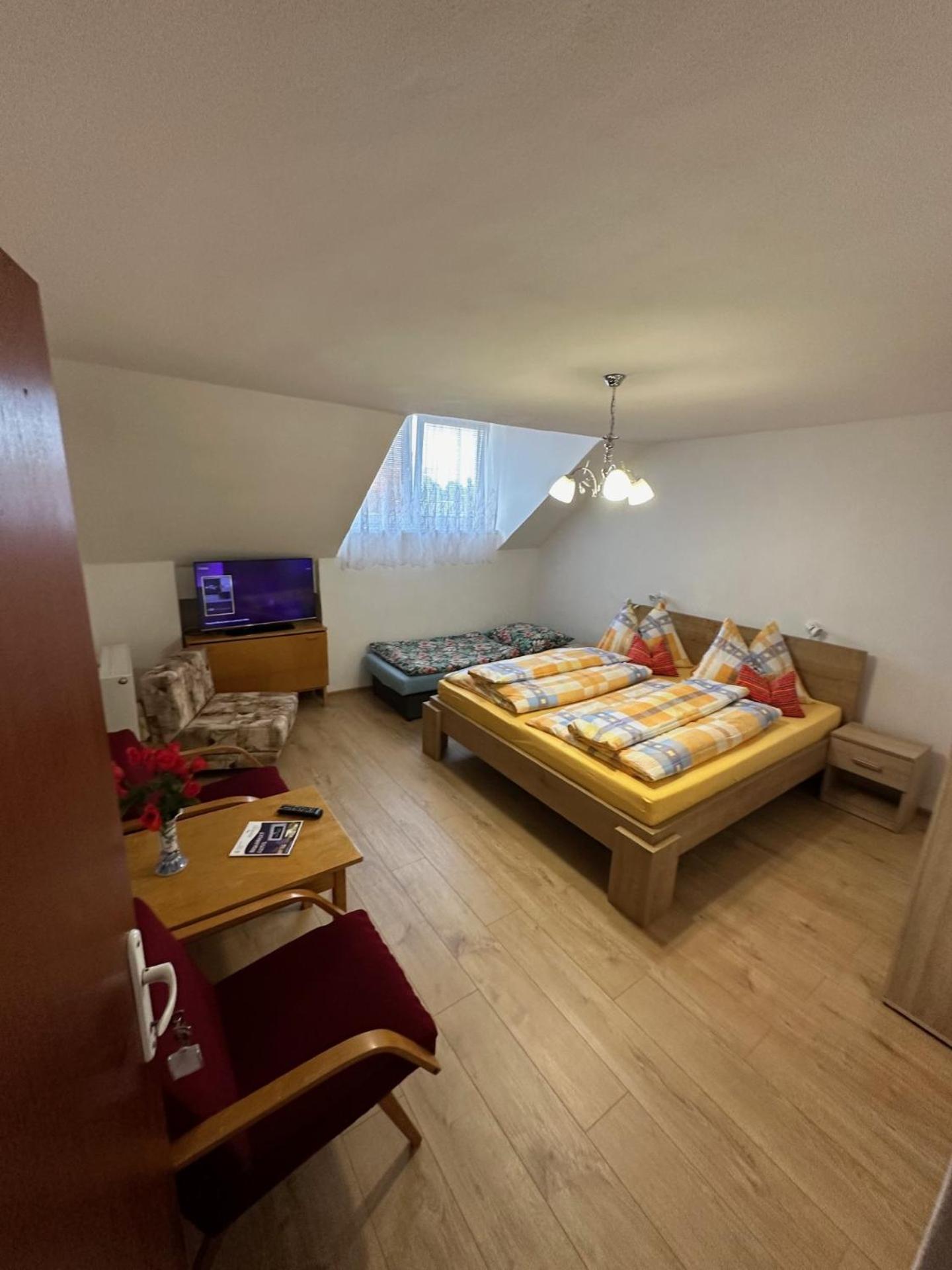 Triple Room with Bathroom photo 2