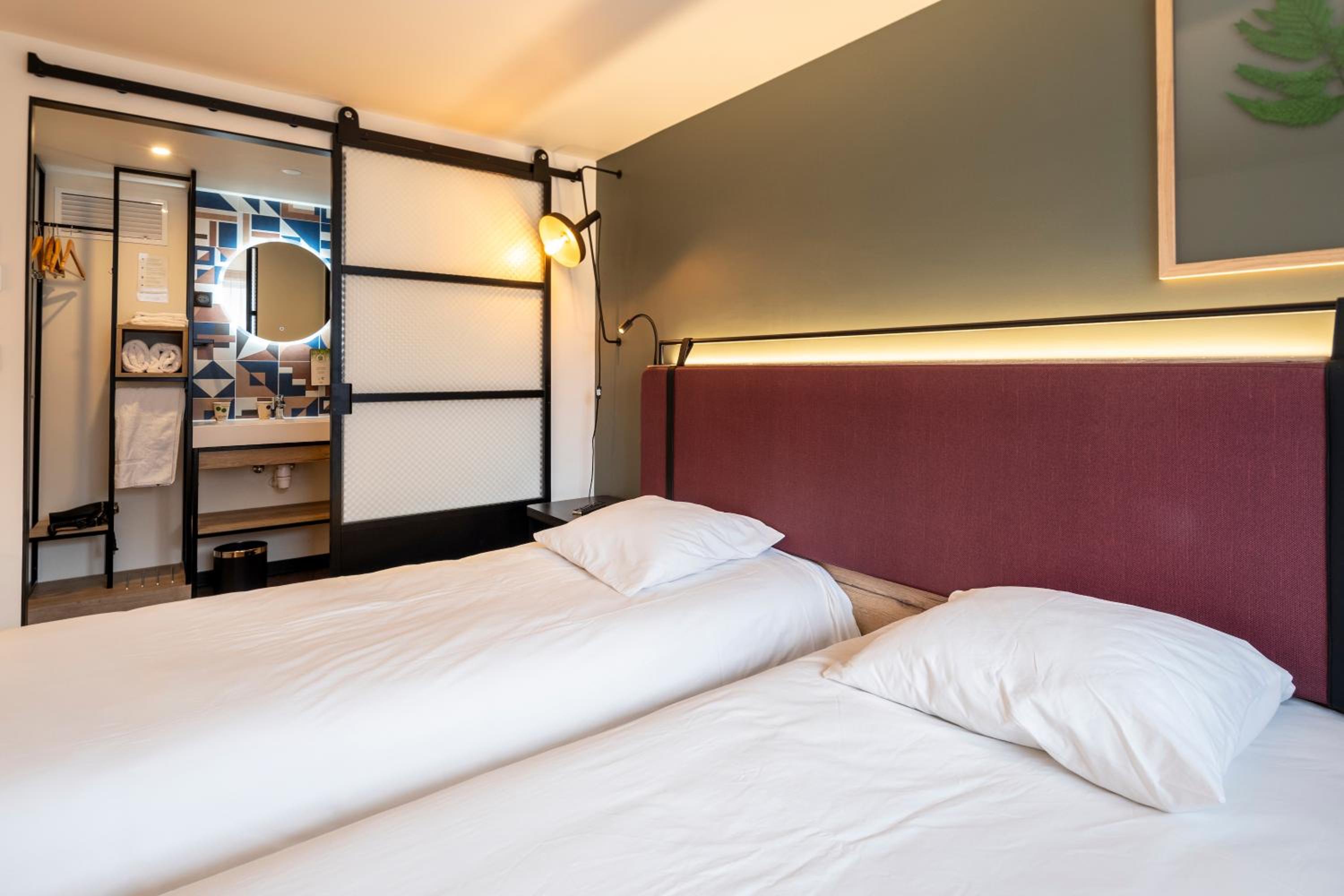 Twin Room - Photo 1