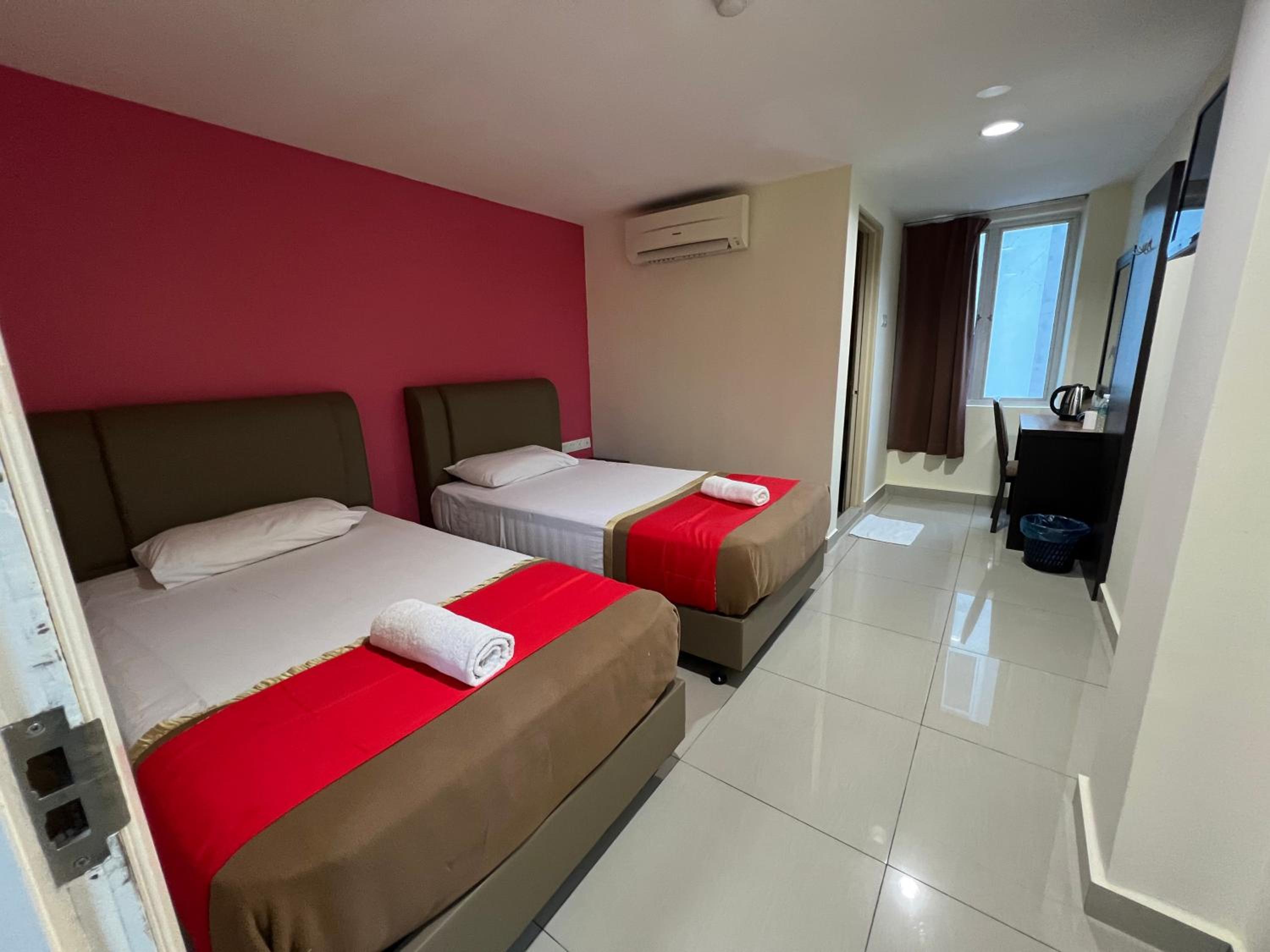 Deluxe Twin Room - Photo 3