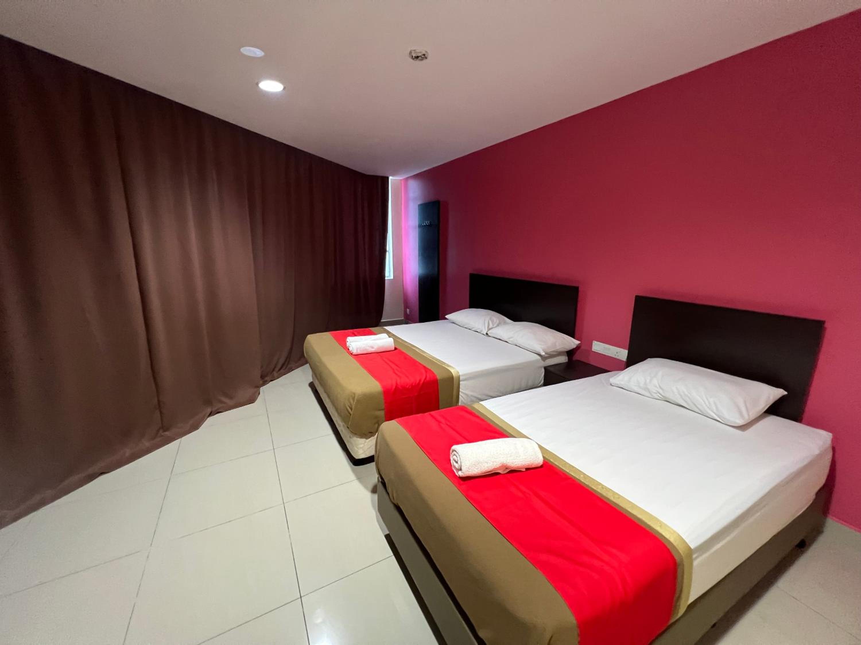 Deluxe Triple Room - Photo 9