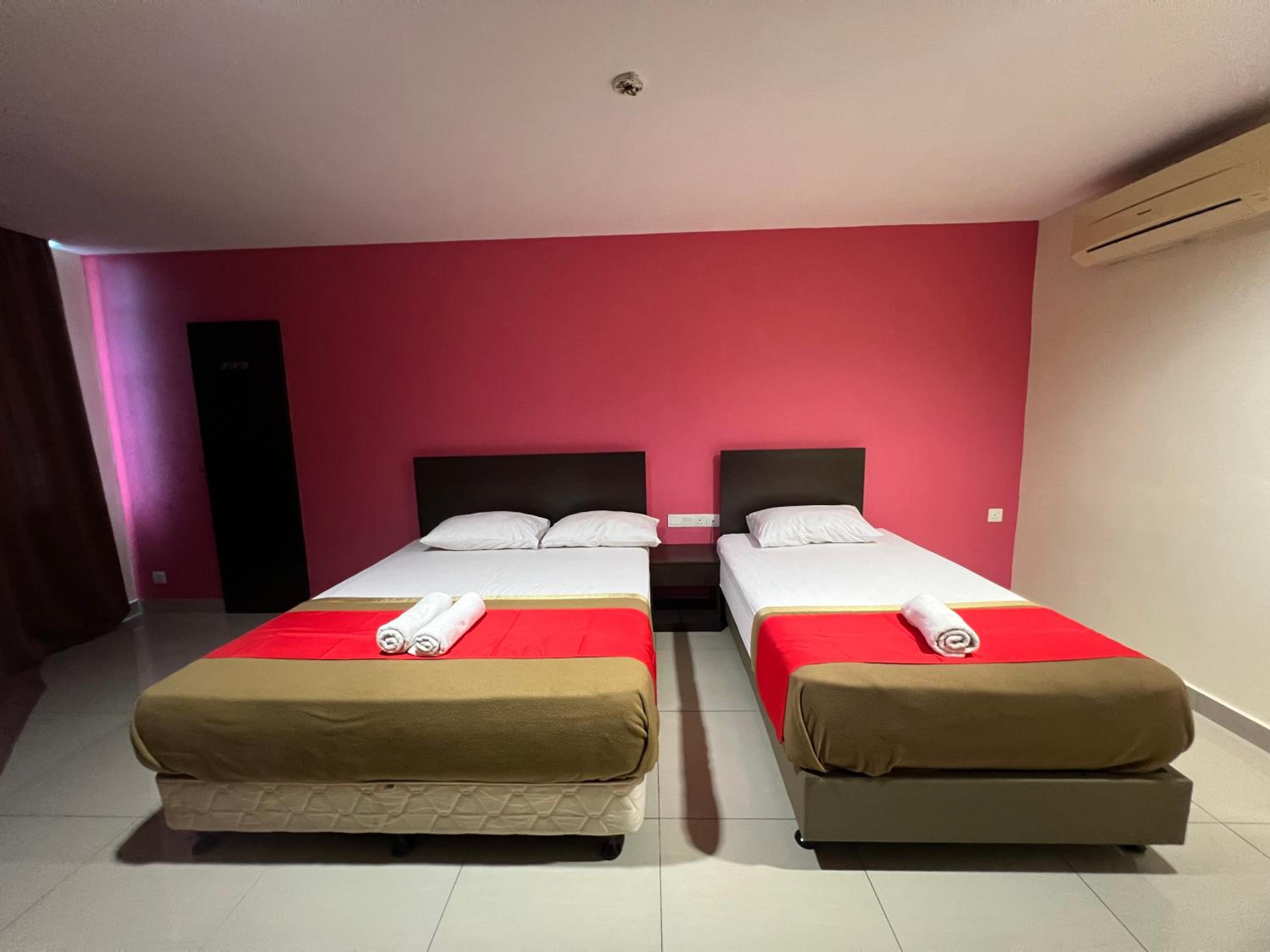 Deluxe Triple Room - Photo 8