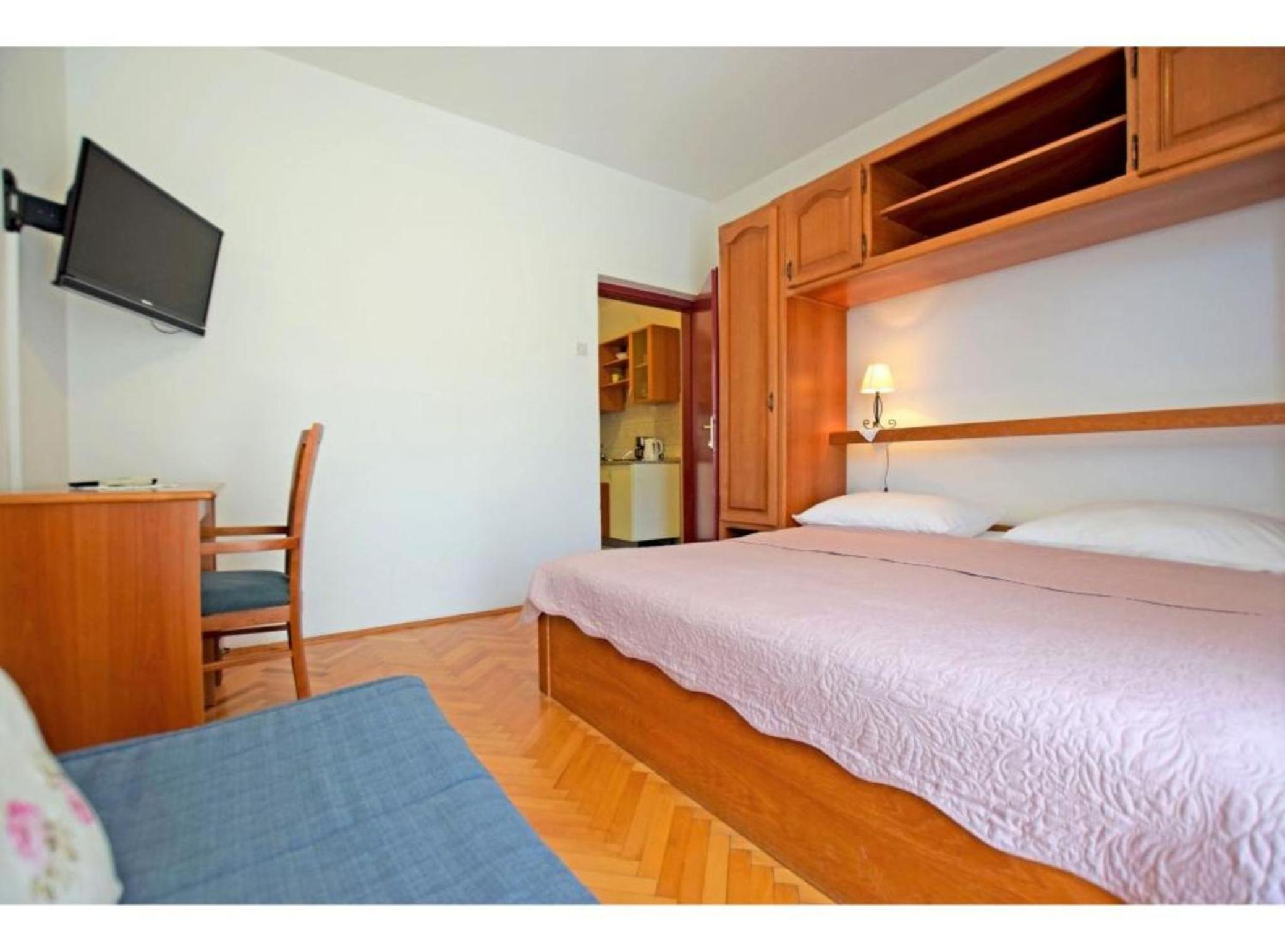 1 Bed Apartment