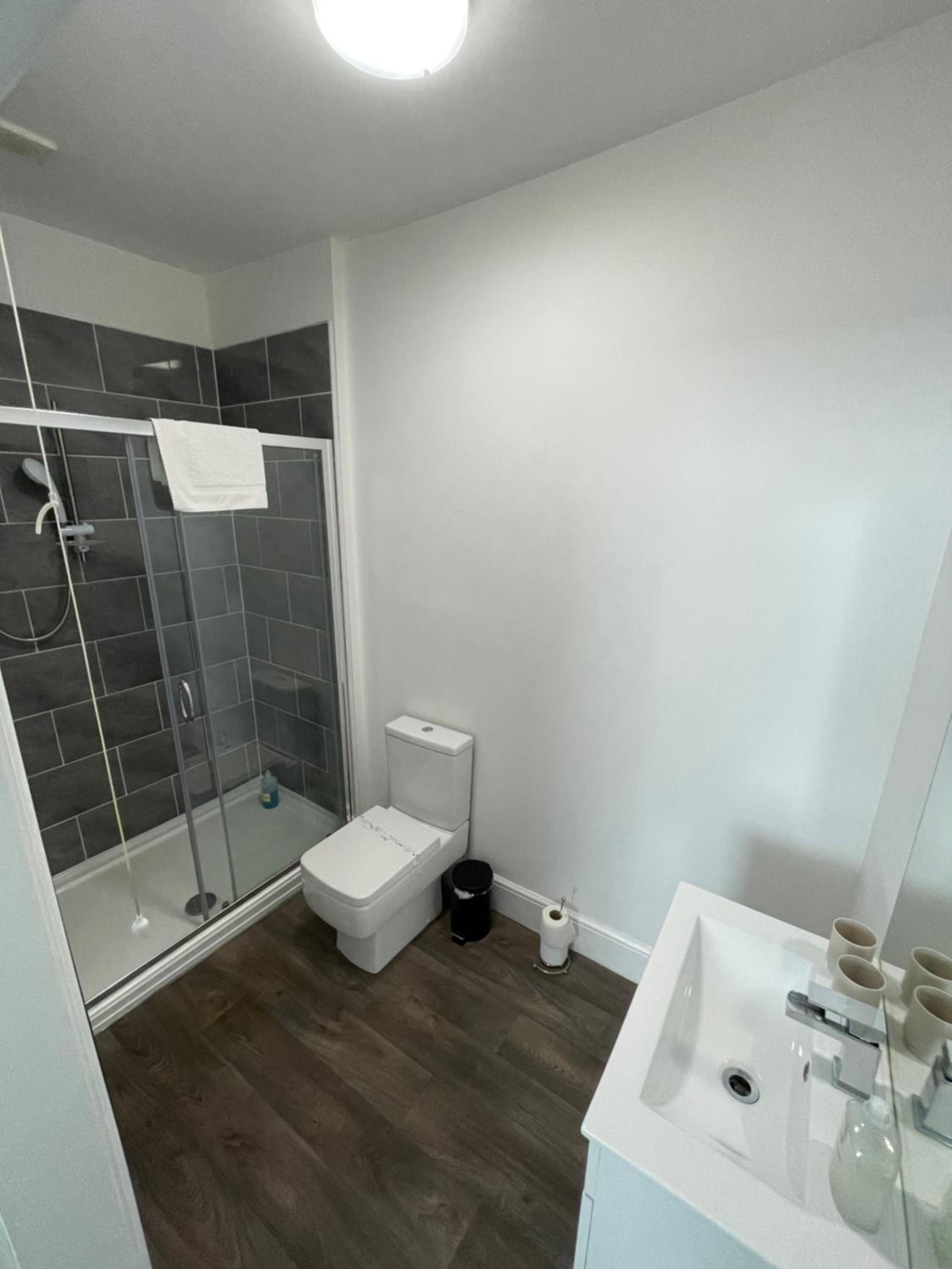 Double Room with Private Bathroom - Photo 6