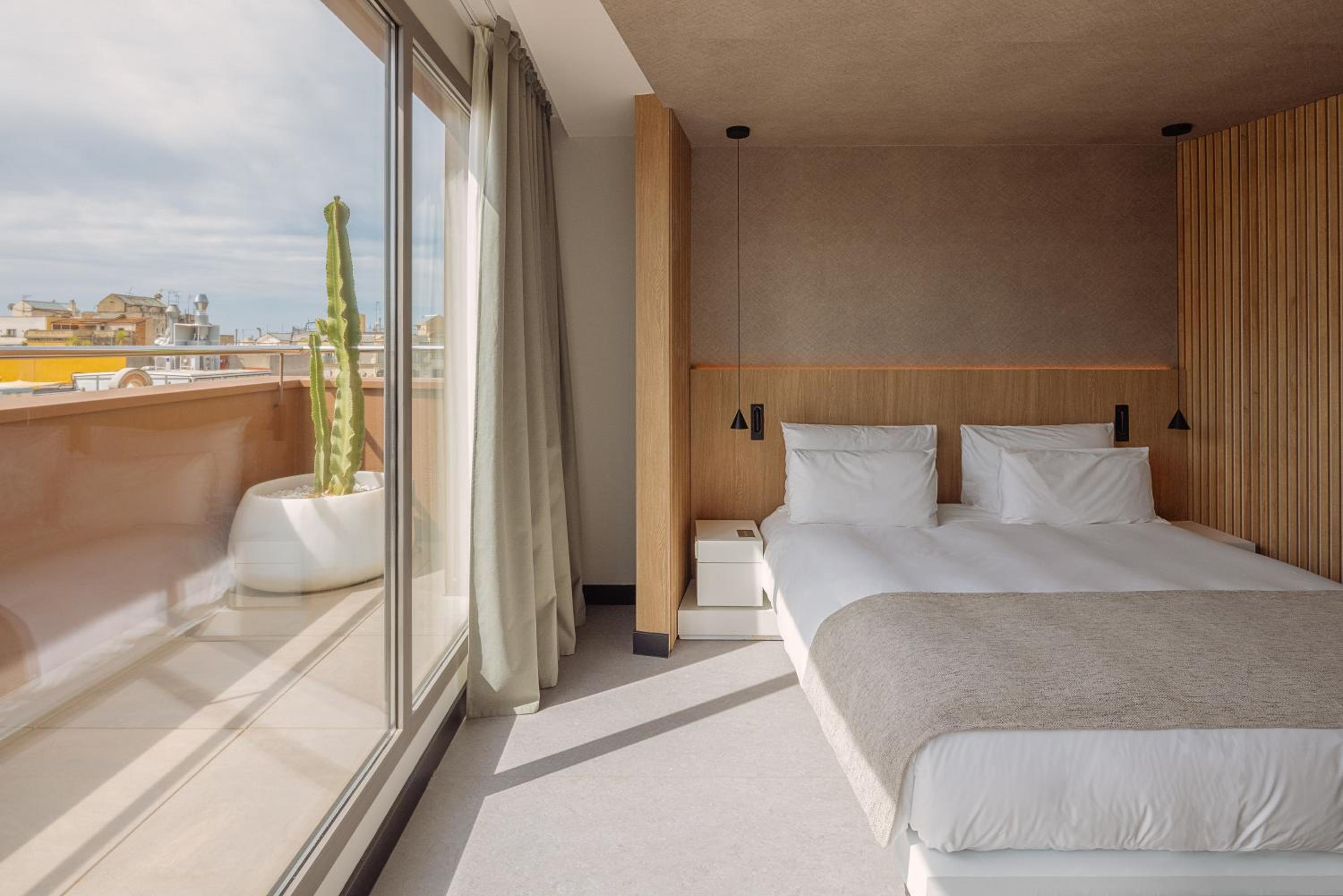 Junior Suite with Balcony photo 2