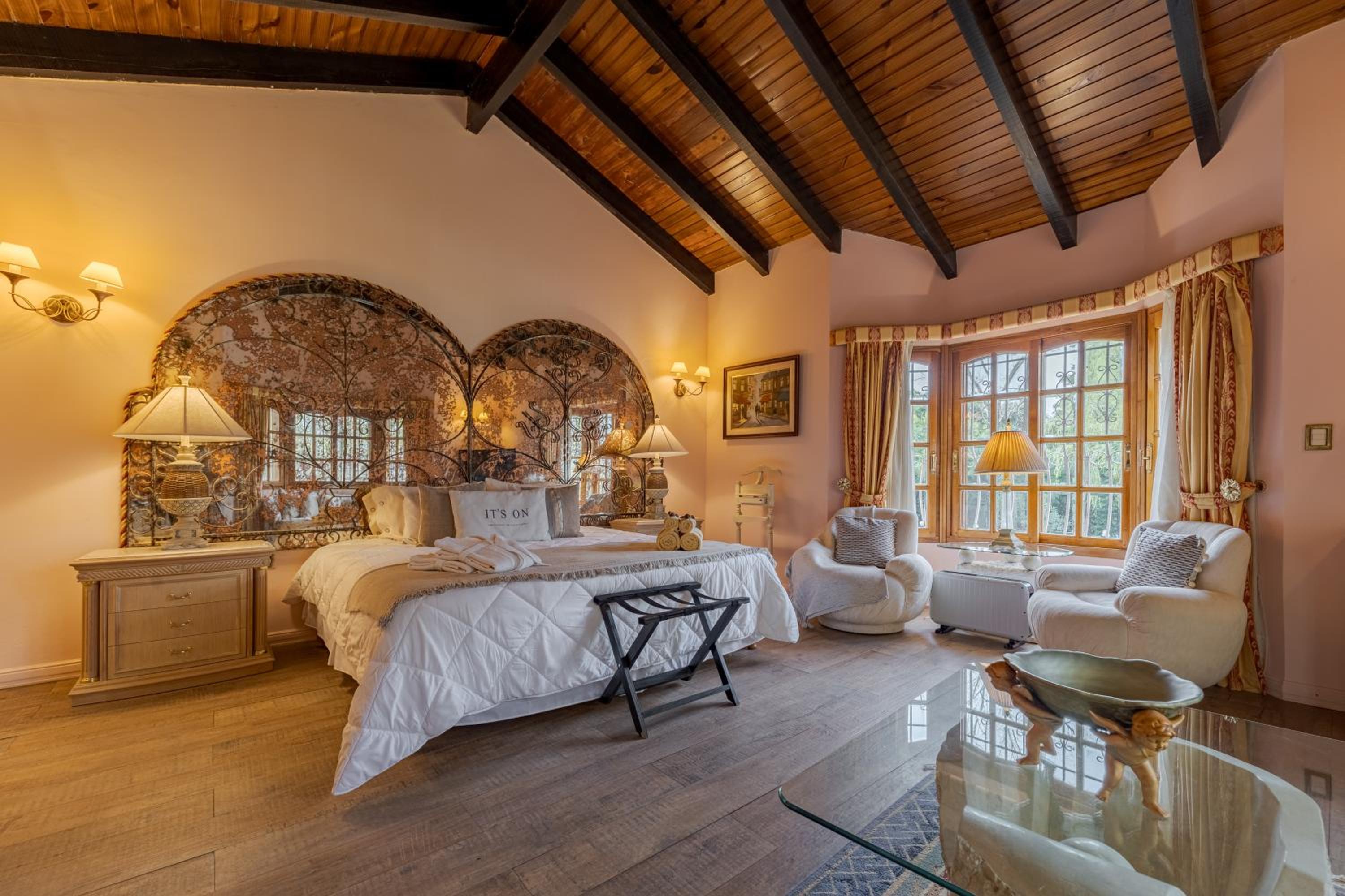 Queen Room with Spa Bath