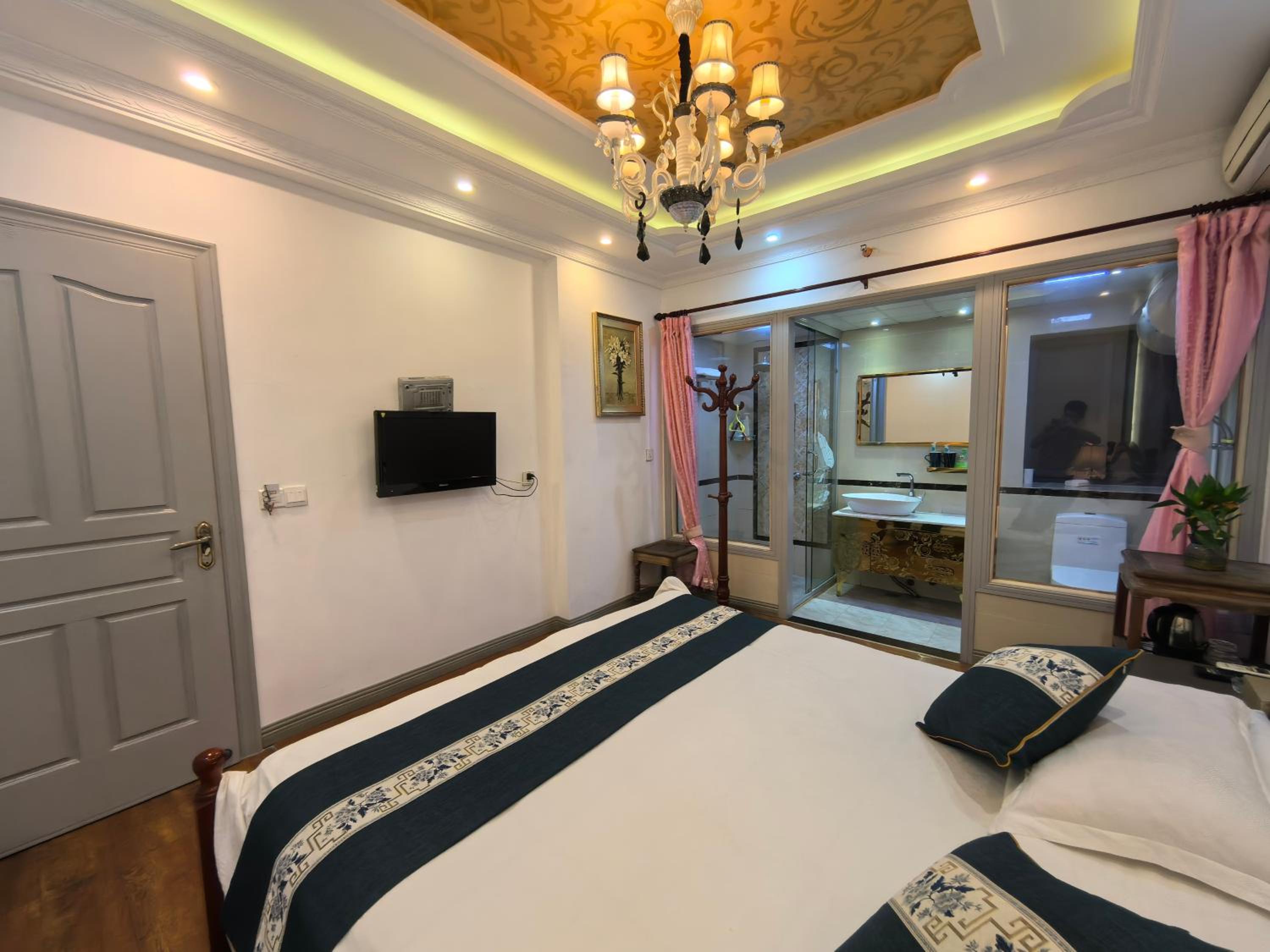 Deluxe Queen Room  photo 2