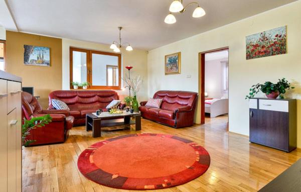 Villa photo 2