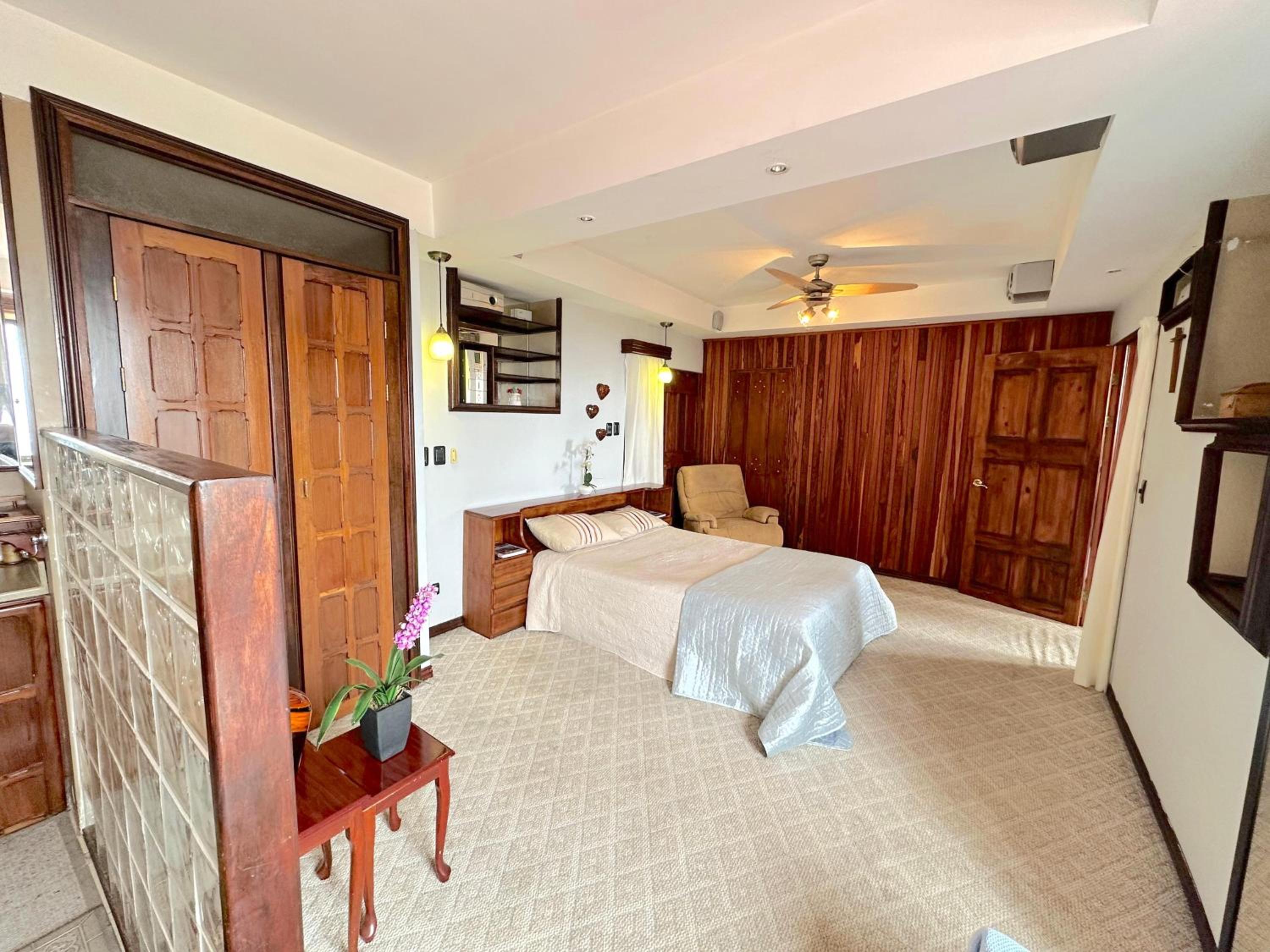 Quadruple Room With Private Bathroom photo 2