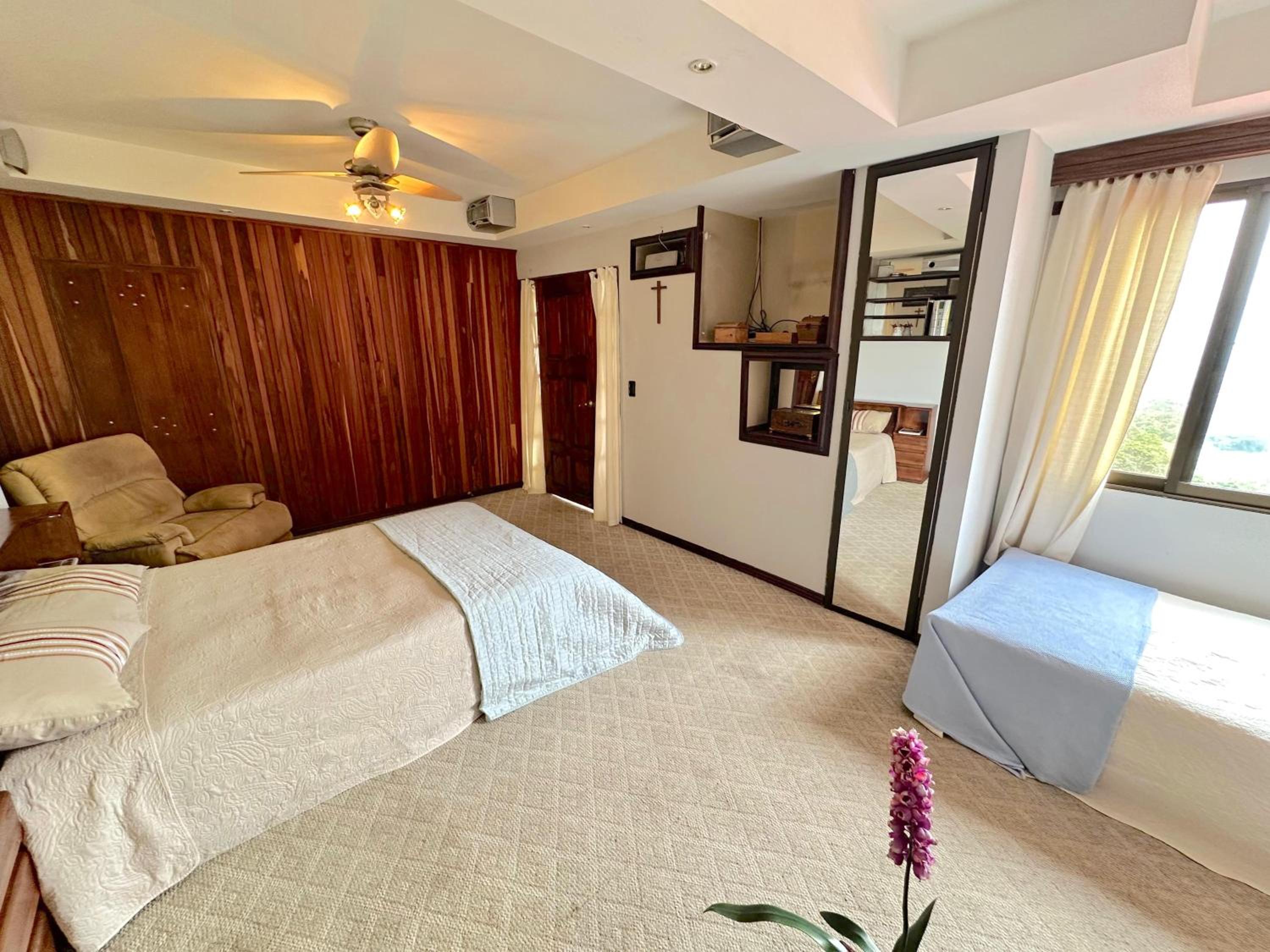 Quadruple Room With Private Bathroom photo 1