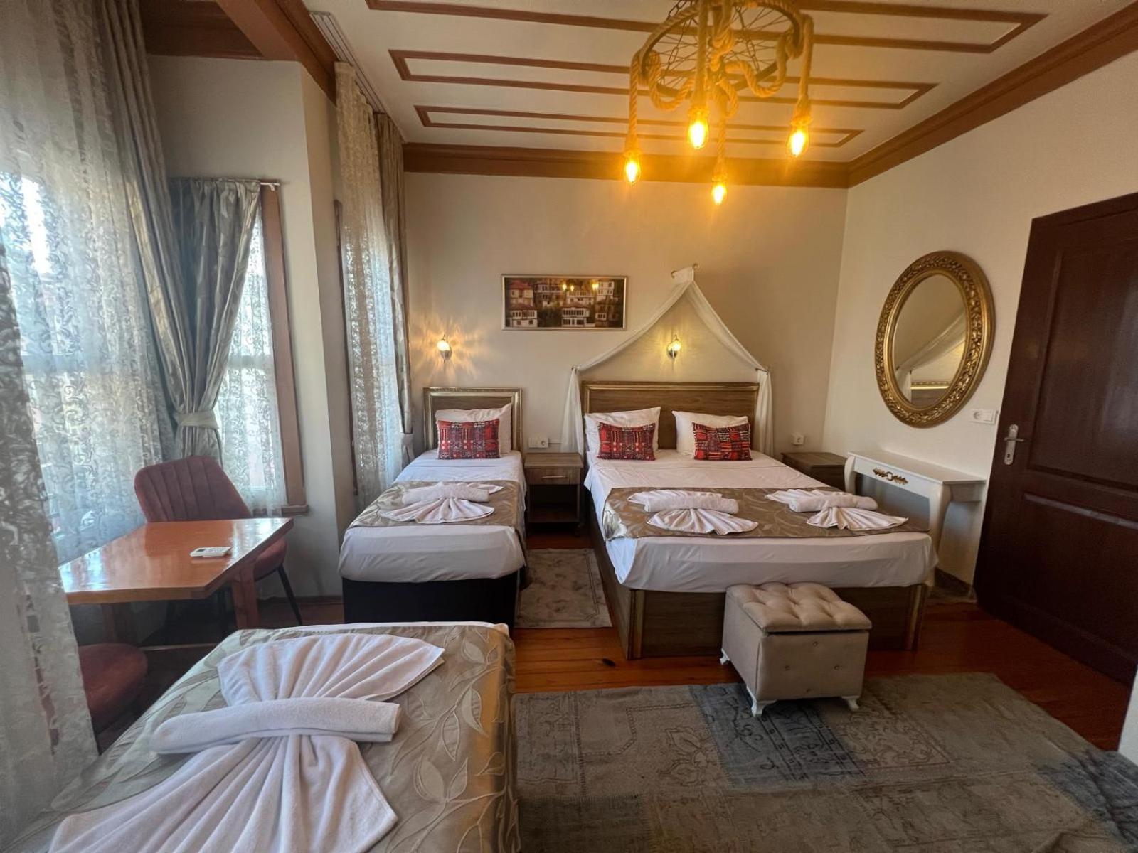 Quadruple Room with Bathroom photo 2