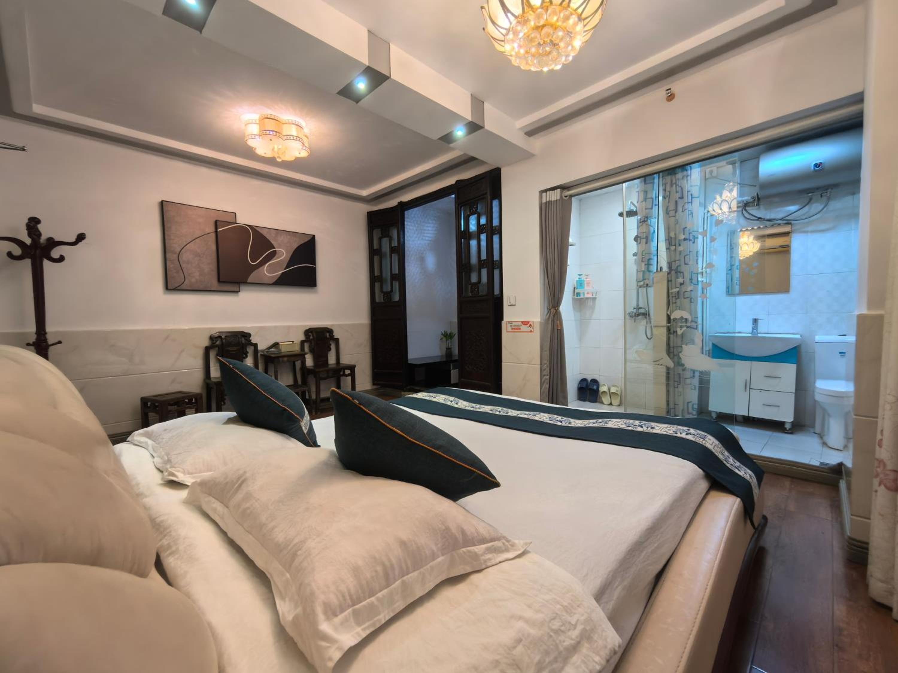 Deluxe Family King Room photo 3