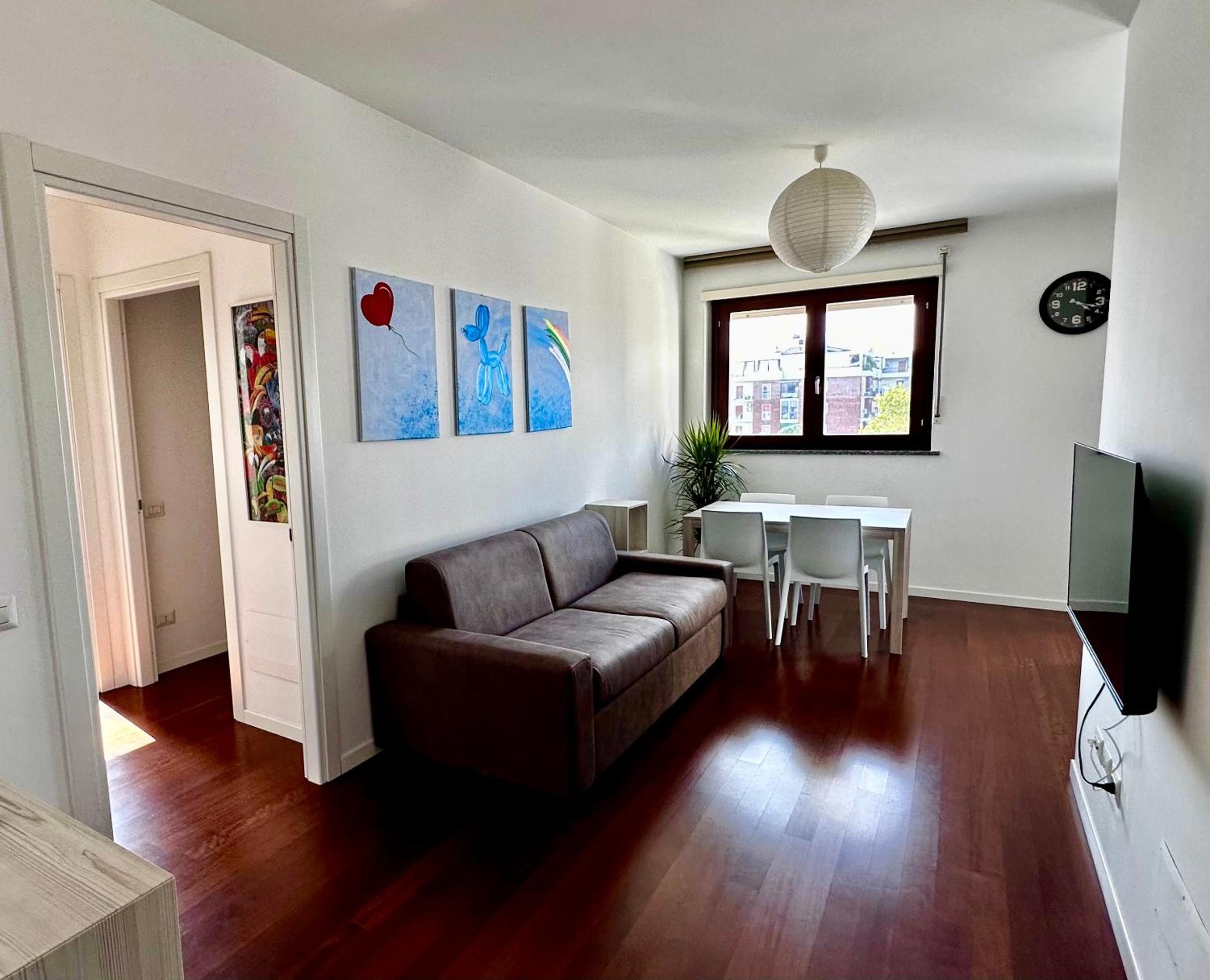 One-Bedroom Apartment