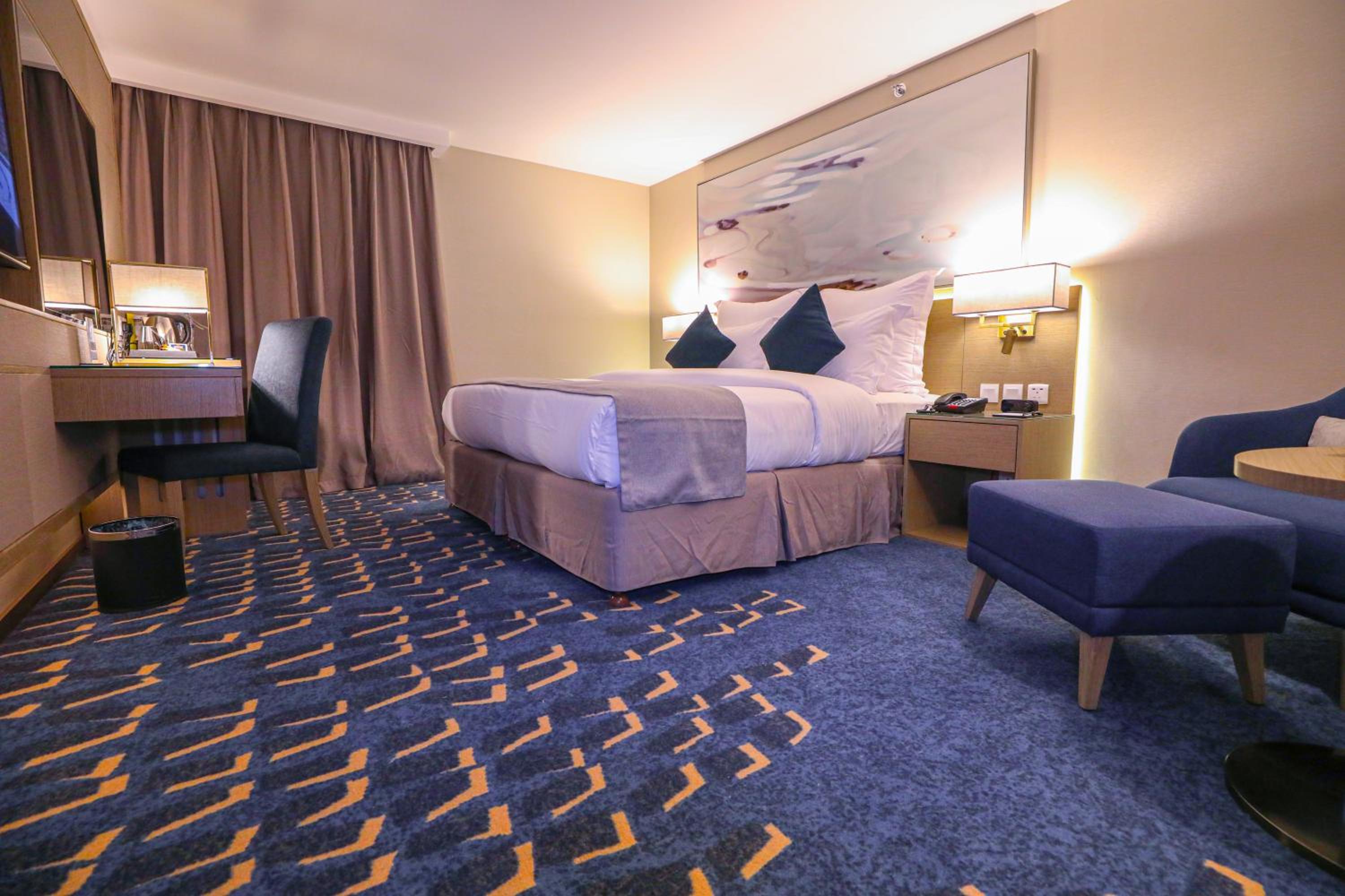 Standard King Room - Photo 4