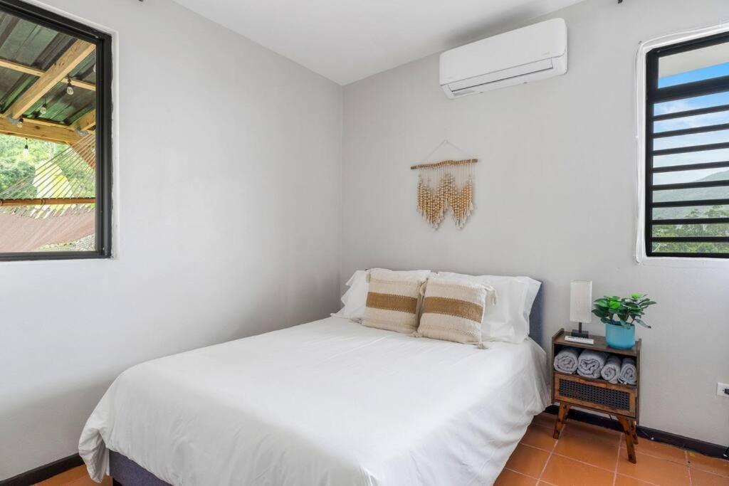 Three-Bedroom House photo 2