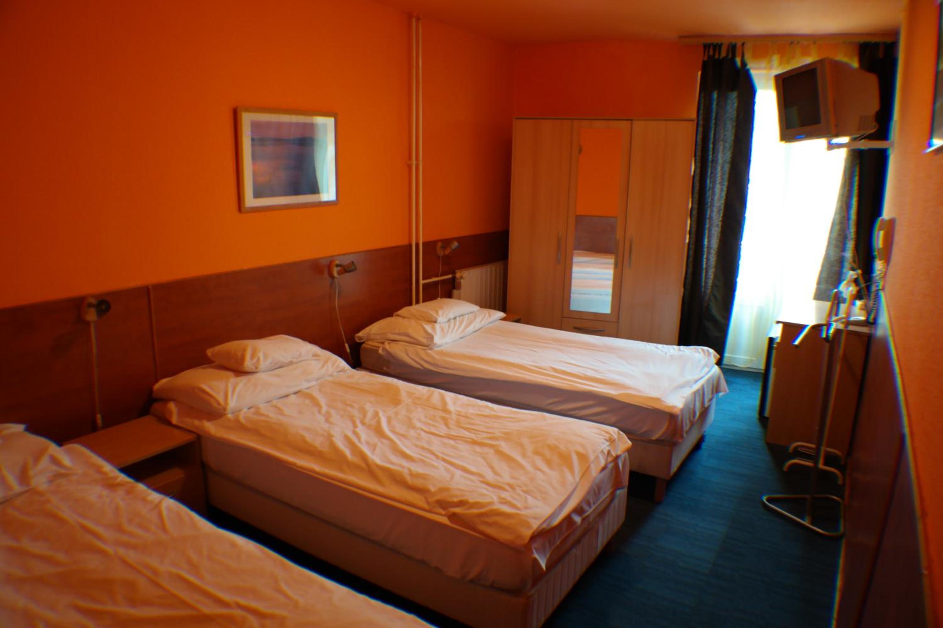 Triple Room - Photo 1