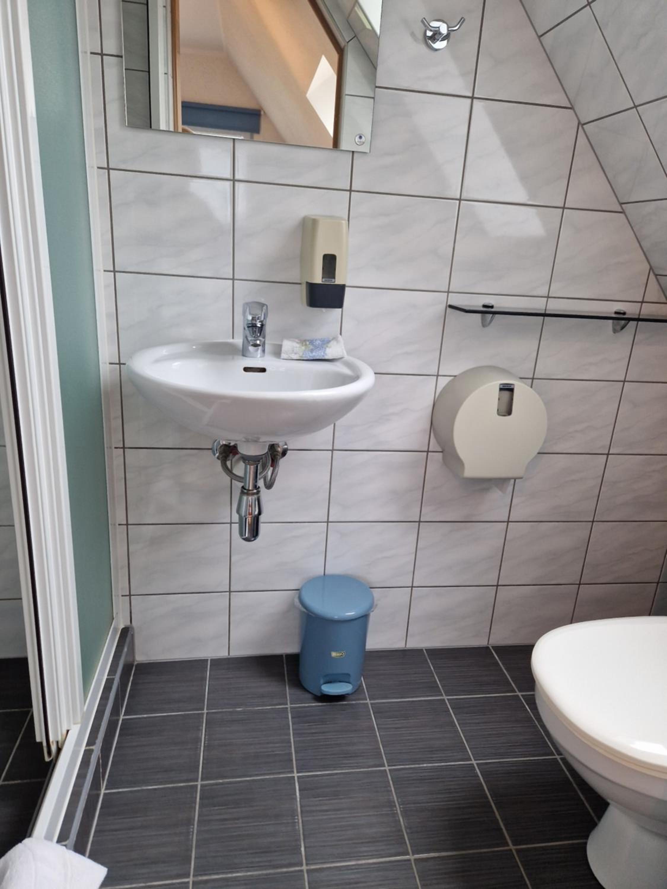 Double Room - Photo 15