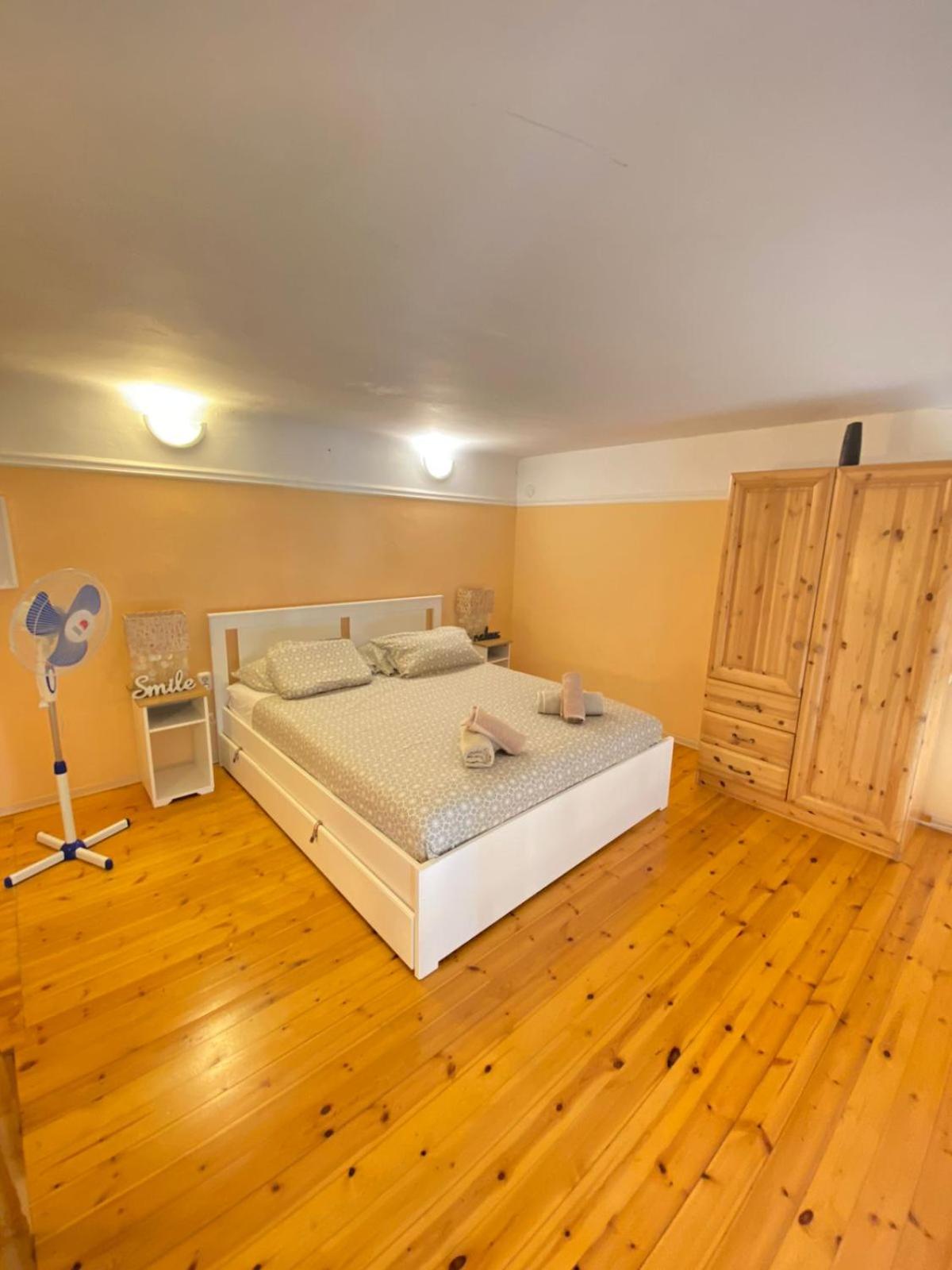 Two-Bedroom Apartment - Photo 16