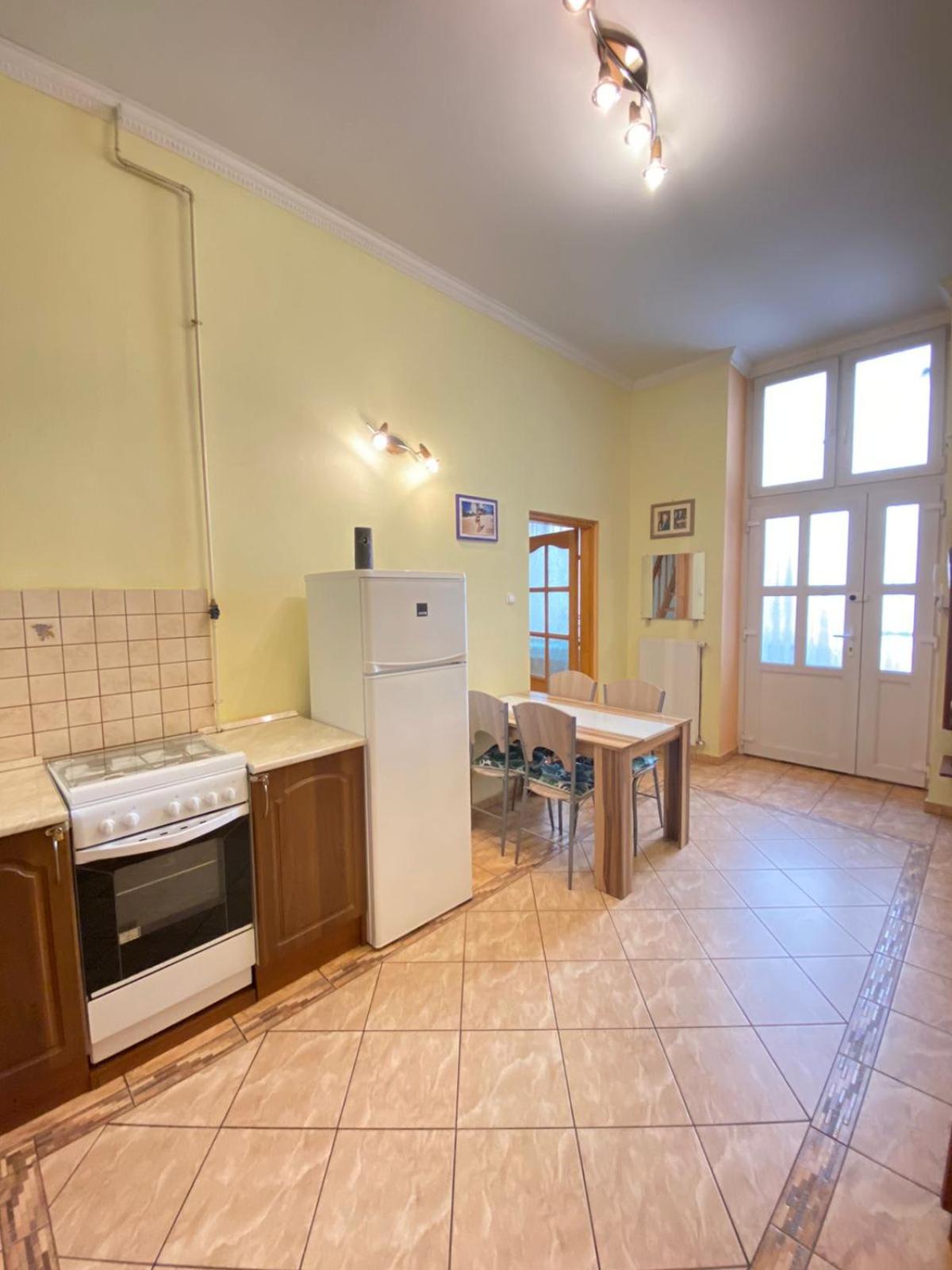 Two-Bedroom Apartment - Photo 15