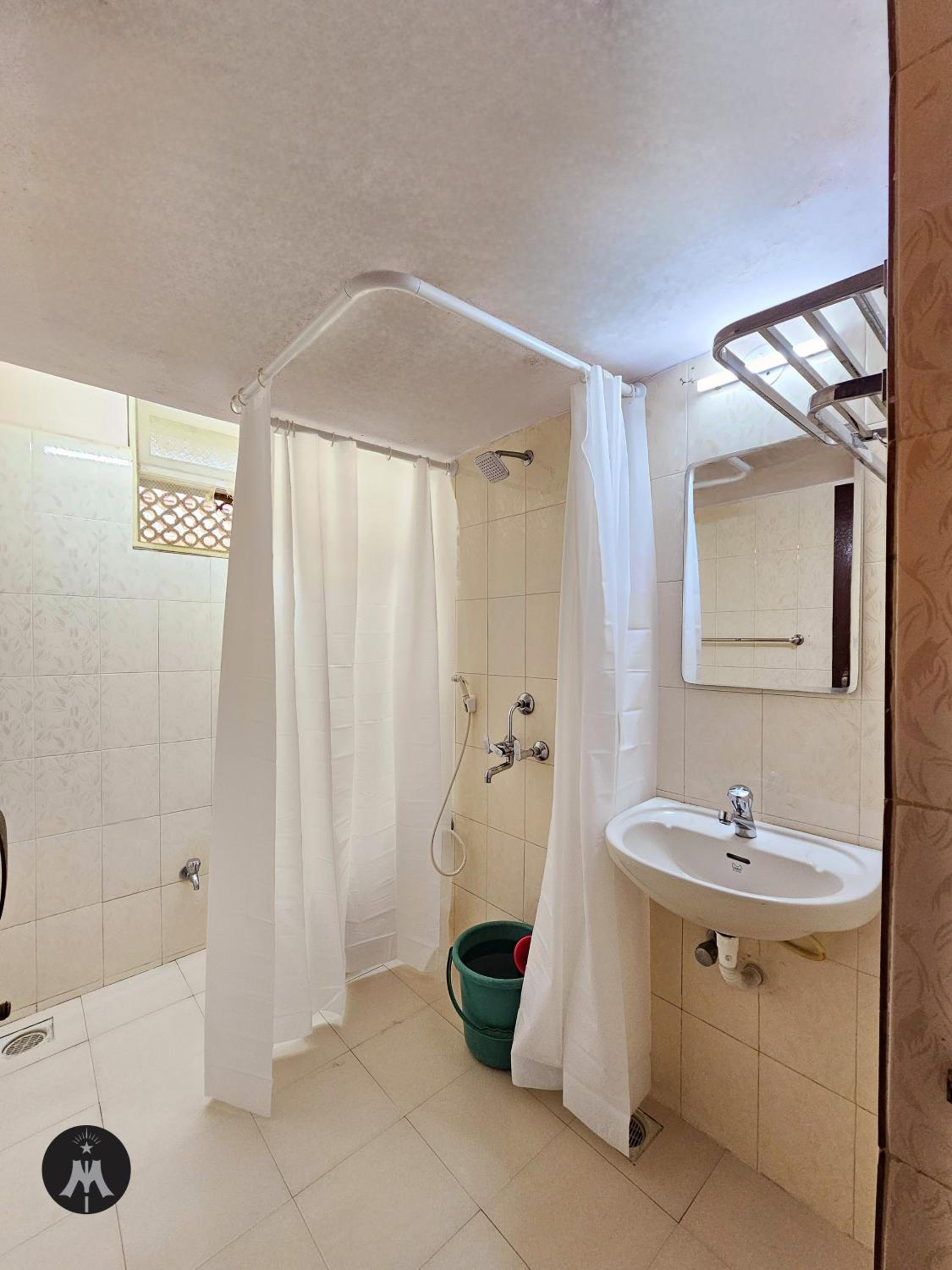 One-Bedroom Apartment - Photo 9