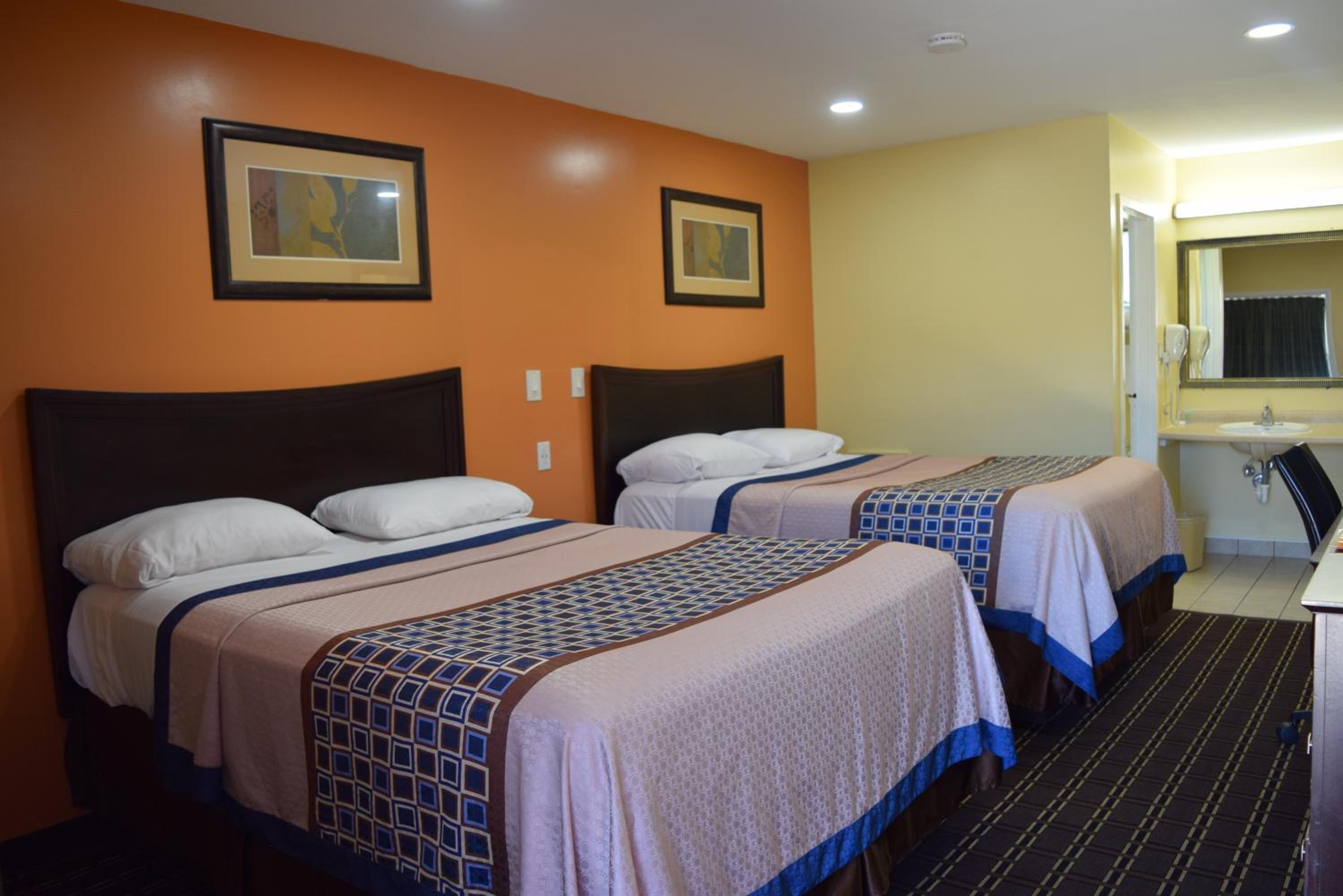 Standard Double Room - Photo 15