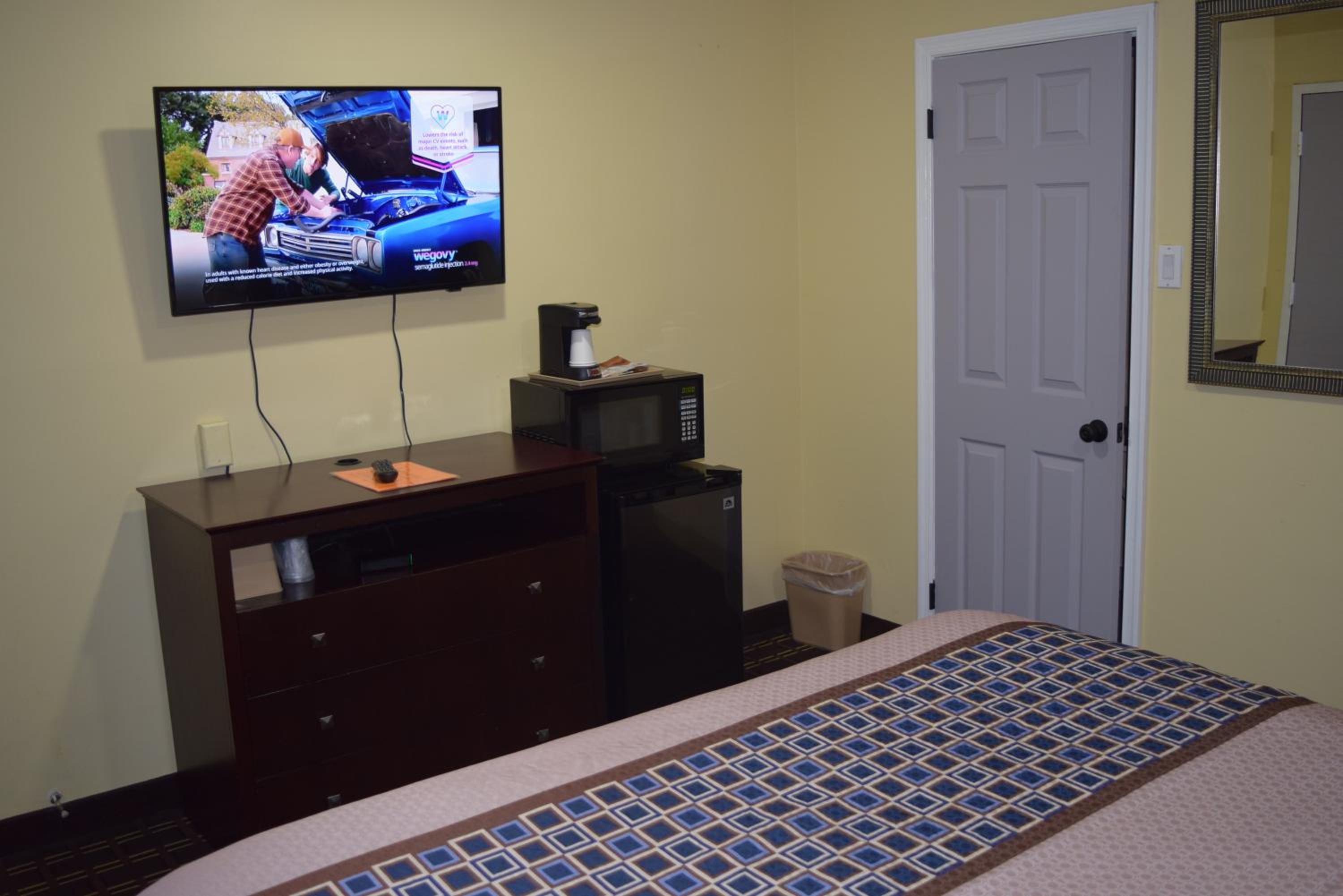 Queen Room - Photo 8
