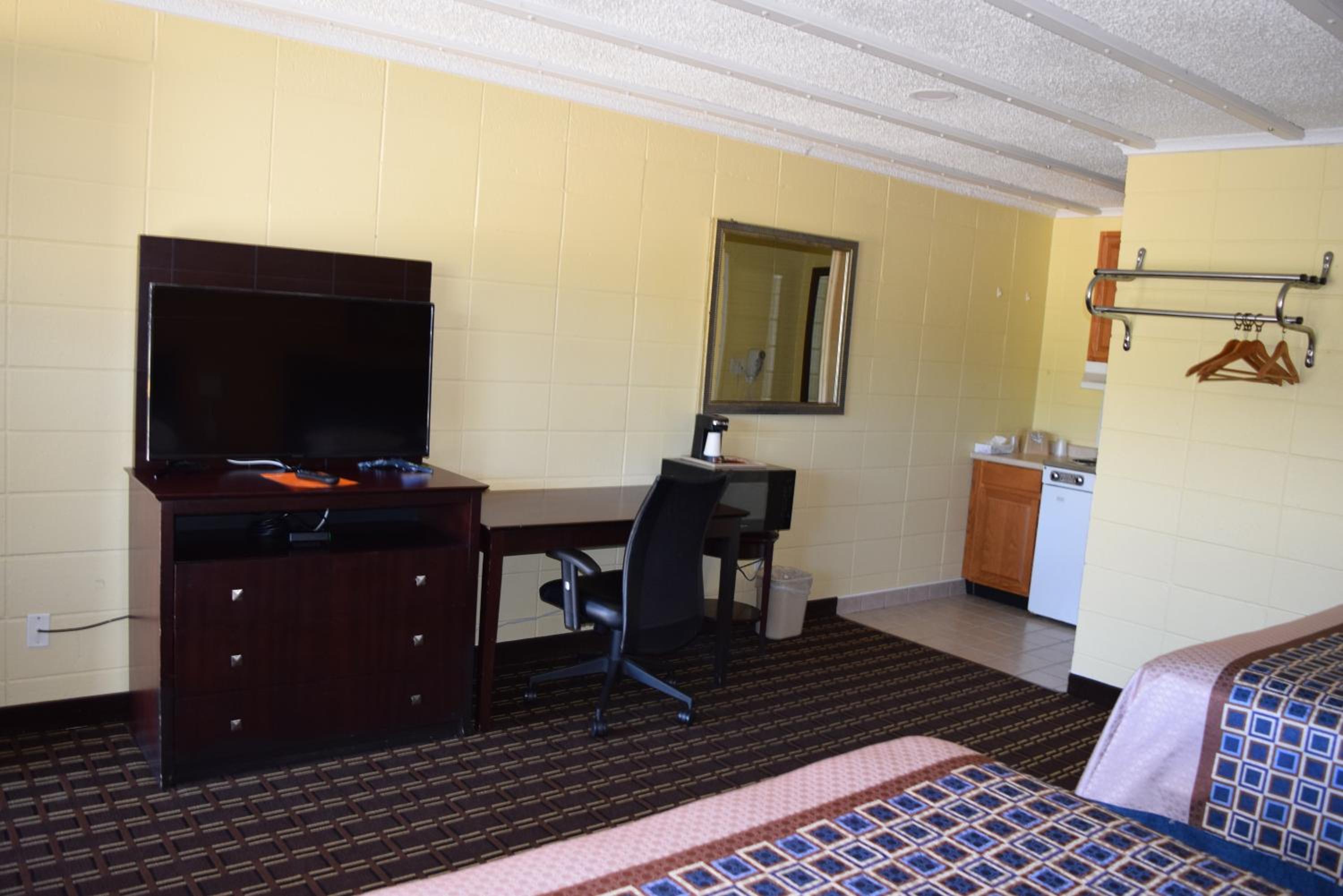 Queen Room - Photo 6
