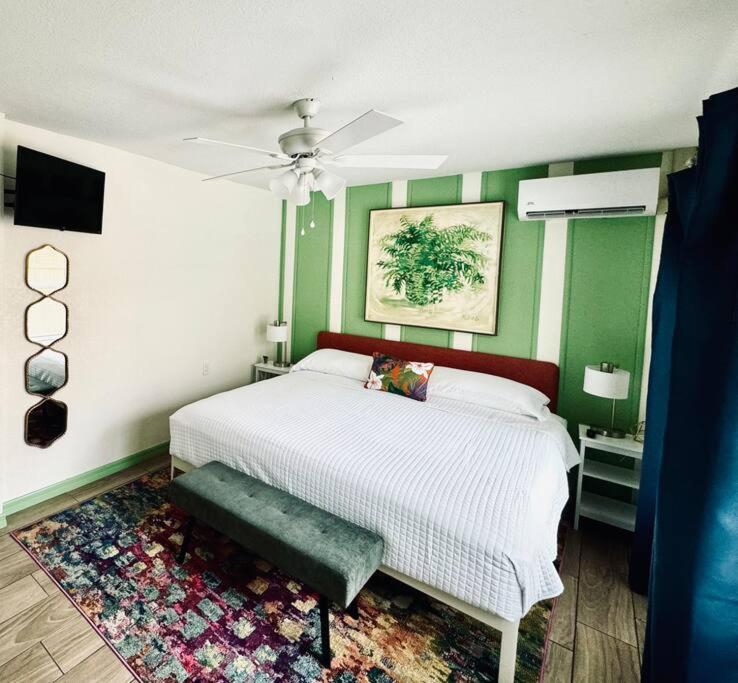 Two-Bedroom House photo 2