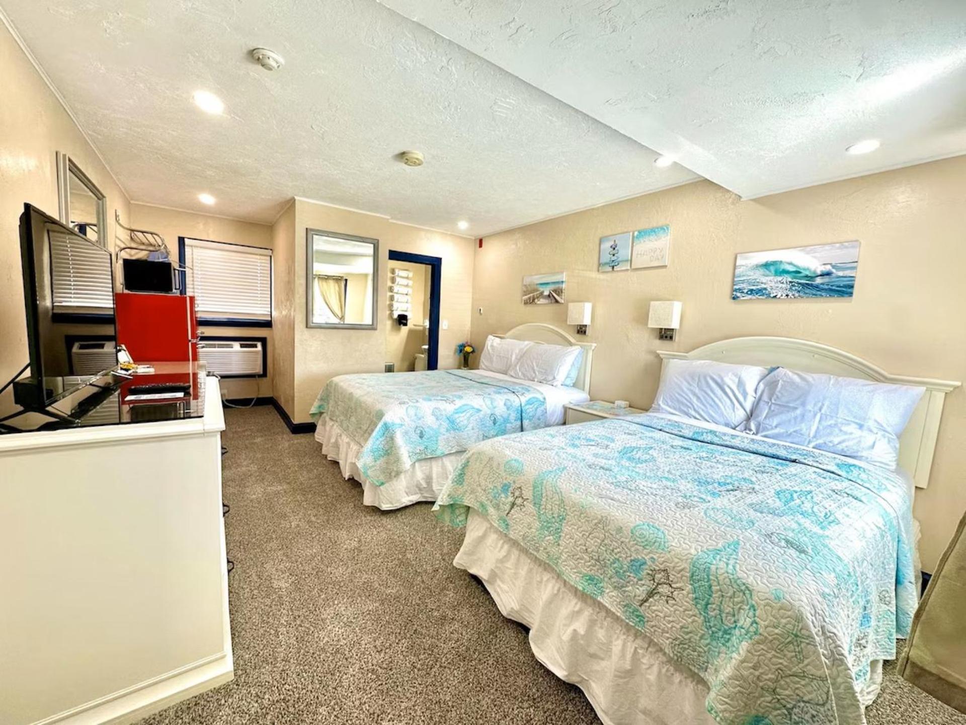 Classic Quadruple Room with 4 Adults Occupancy (Non Smoking) photo 1