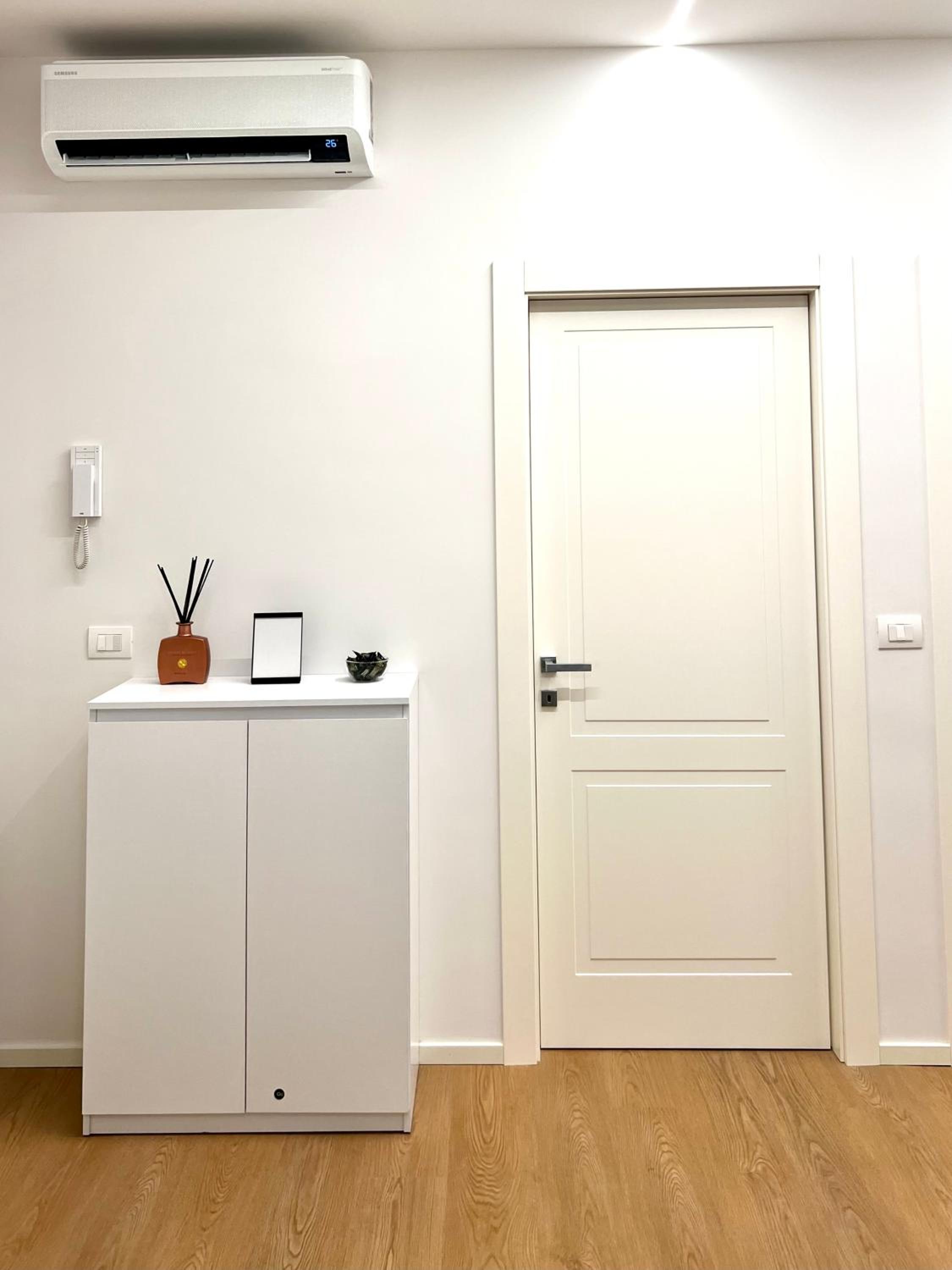 Apartment photo 2