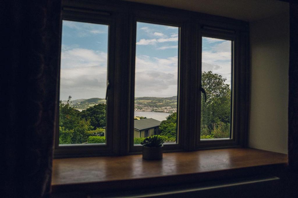 King Room with Mountain View