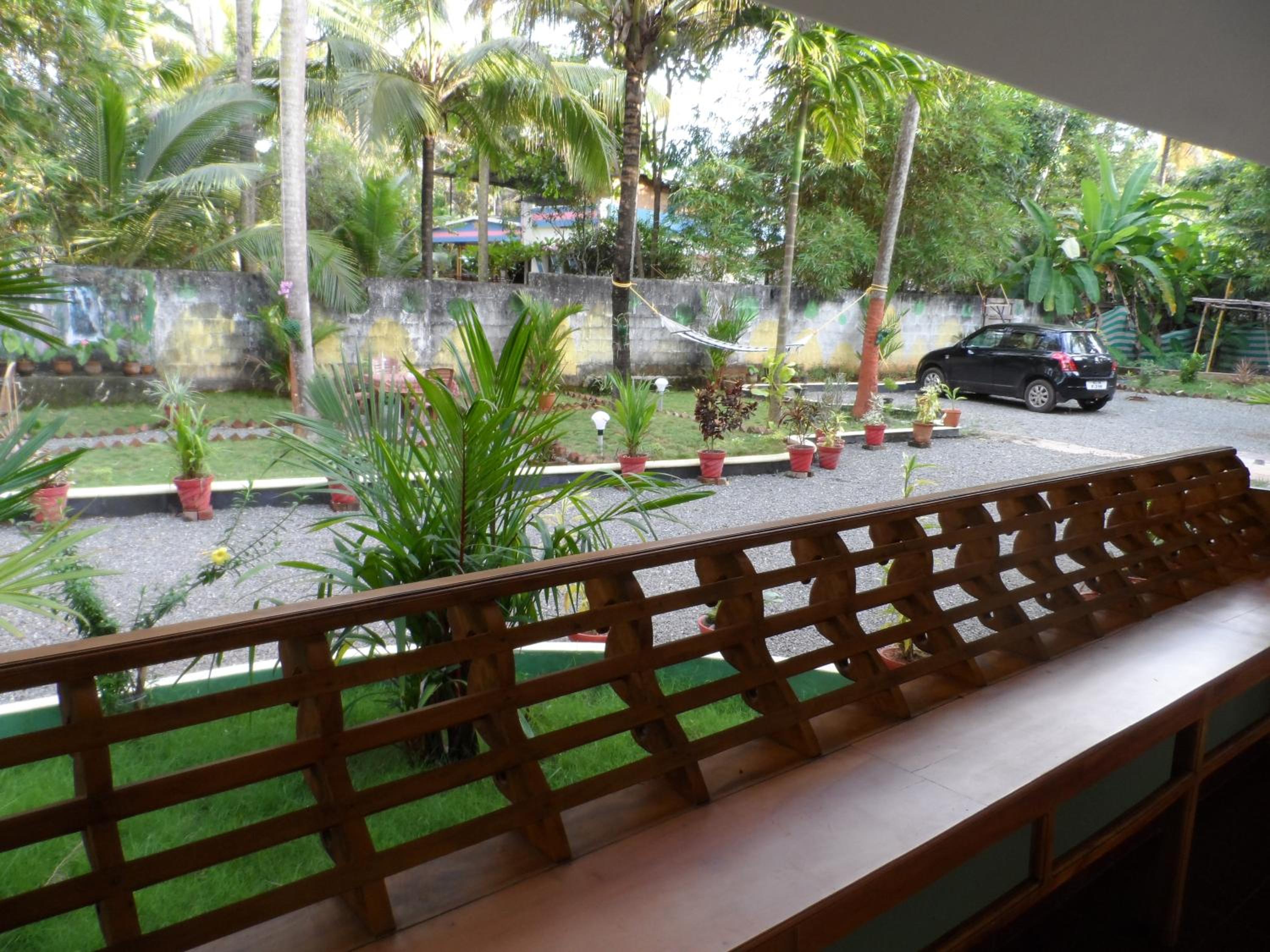 King Room with Balcony photo 2