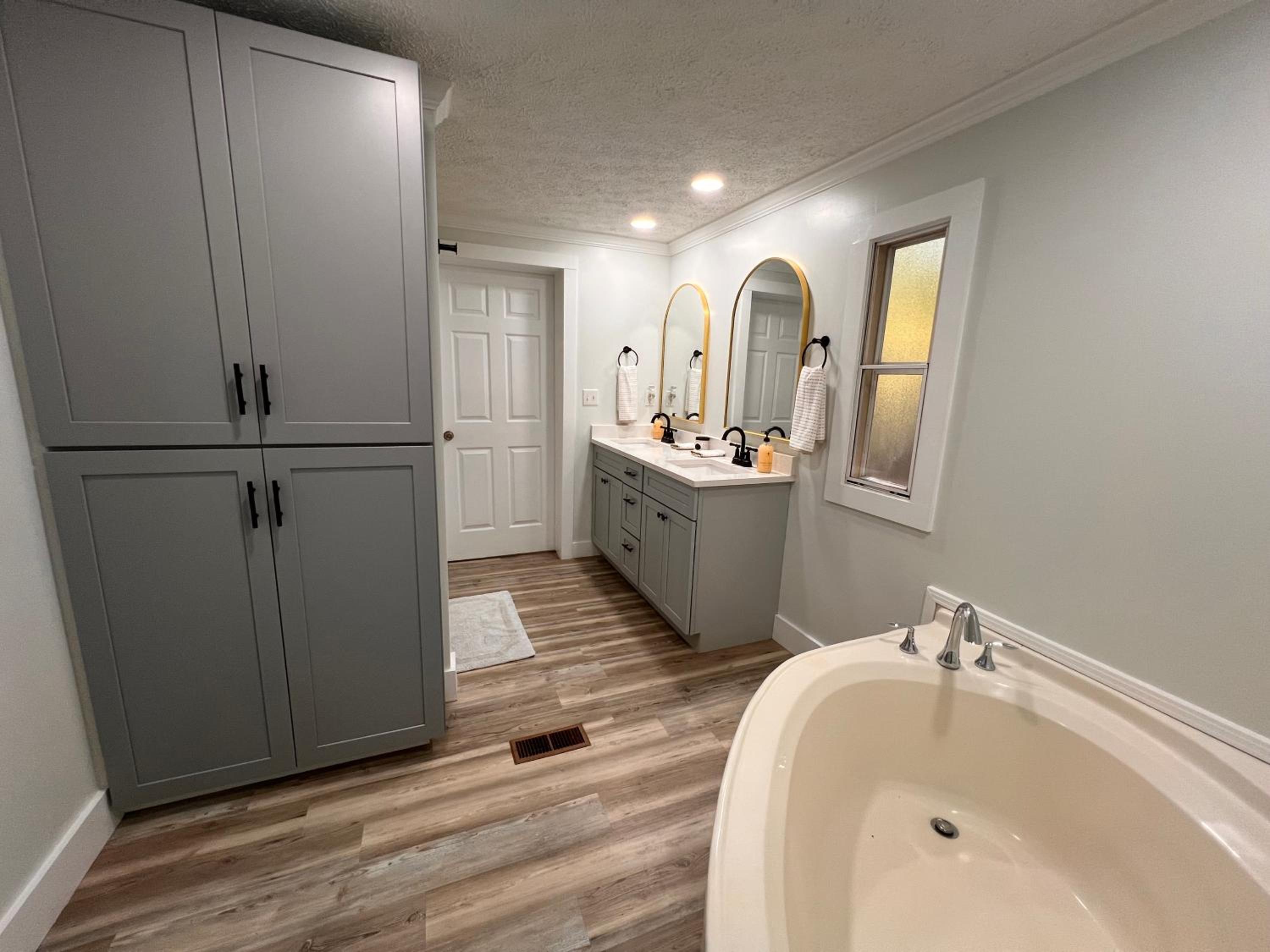 Four-Bedroom House photo 2